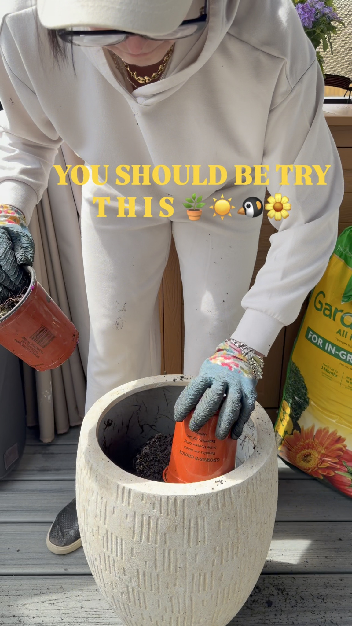 EASY DIY FOUNTAIN! Patio Decor, Patio Makeover, Patio Fountain, Patio Flowers 
Is so good and easy. Love it so much! 



#LTKHome