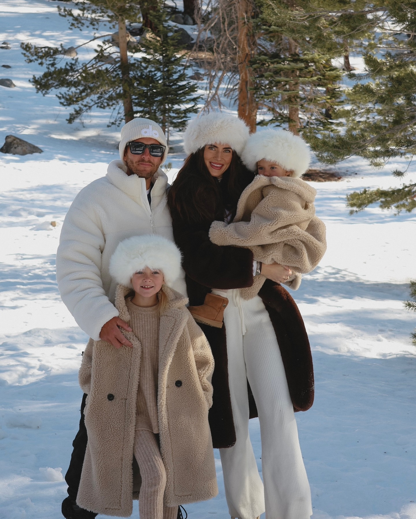 Snow many memories to be thankful for over this past couple of months ❄️✨🫶
.
.
#snowseason #familymemories #familygoals #girldad #girlmom #familyphotography #skiseason #familytravel #winterfashion #skiseason #winteraesthetic #mammothmountain