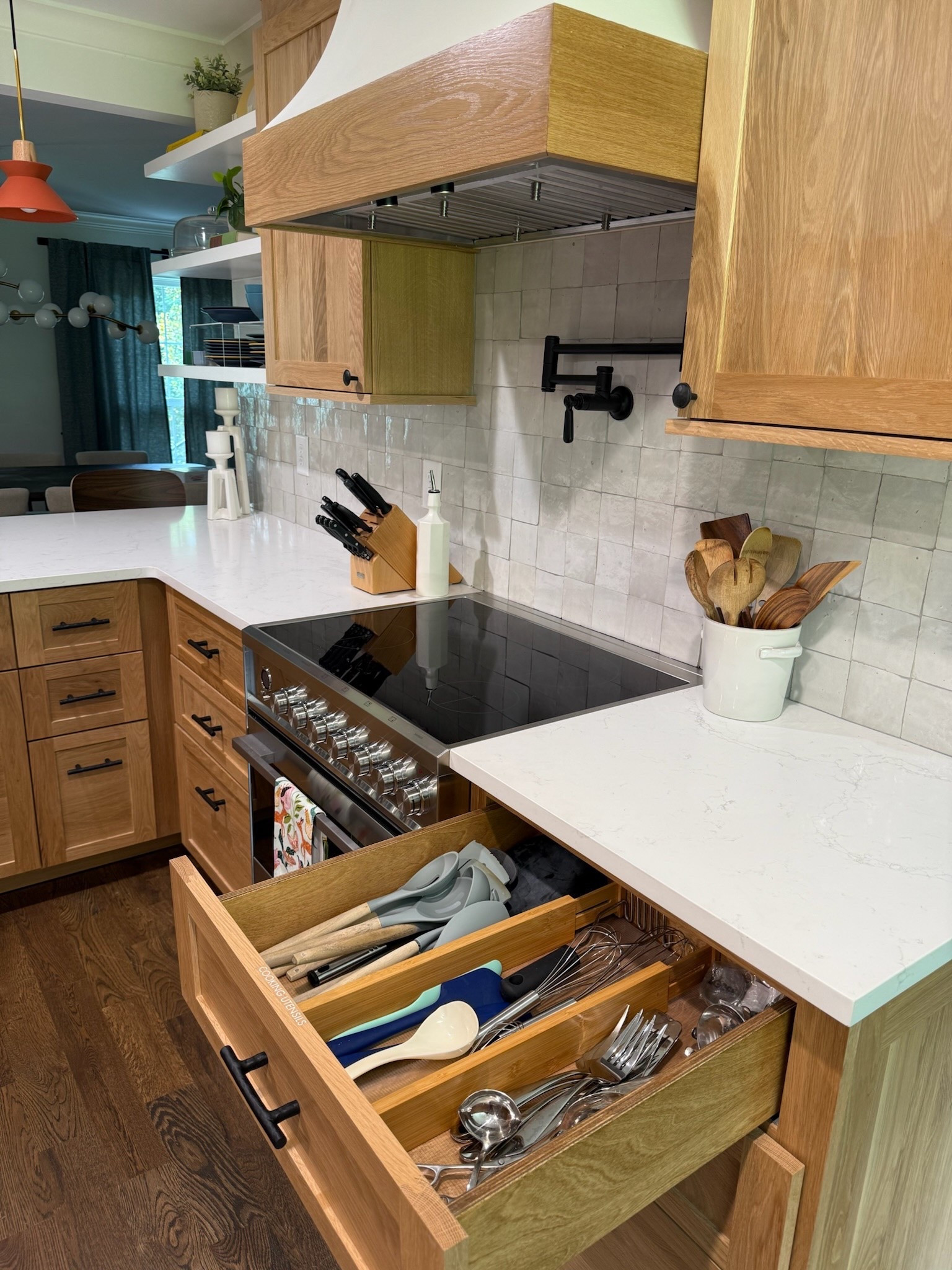 When your kitchen fights you, baking feels exhausting.

🎄OUR TIP: Use drawer dividers to separate baking tools from everyday utensils.

#LTKHome #LTKSeasonal #LTKHoliday