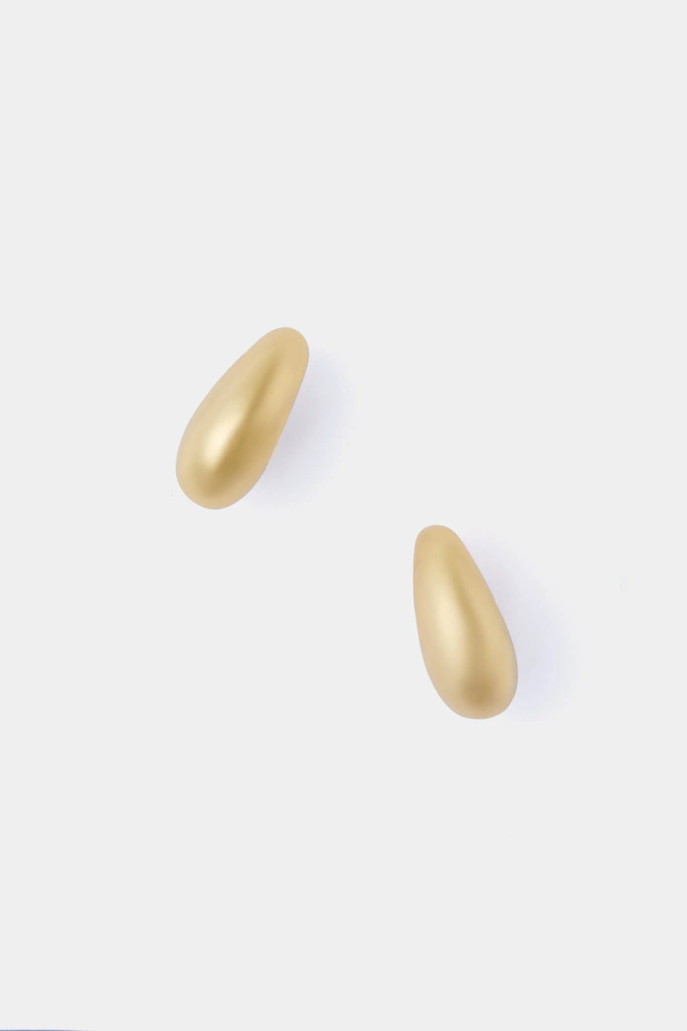 Gold Dulce Earrings | Tuckernuck (US)