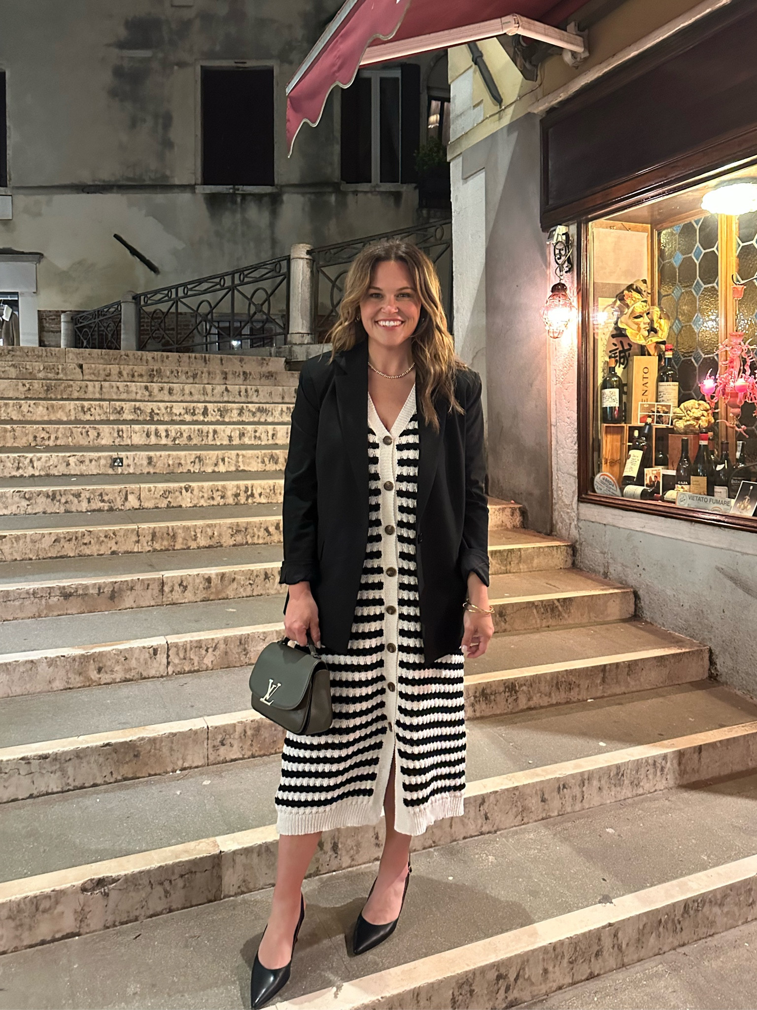 Venice Dinner Outfit

Black and white dress
Blazer
Heels

All fit TTS



#LTKtravel #LTKeurope #LTKstyletip