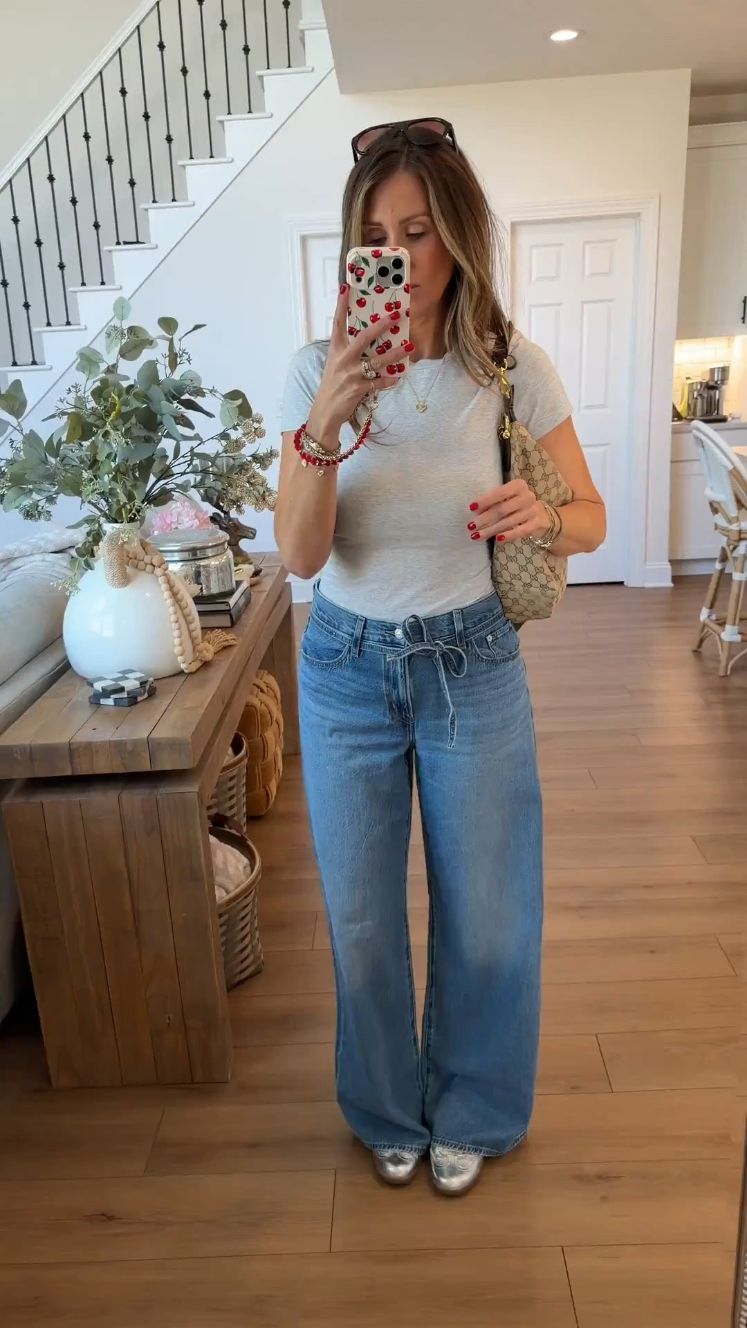 New jeans and a possible dupe for the sweatpants jeans 👀👀👀👀 size 29 x 33 
Spring outfit, wide leg jeans, themominstyle 

#LTKTravel #LTKootd #LTKSeasonal