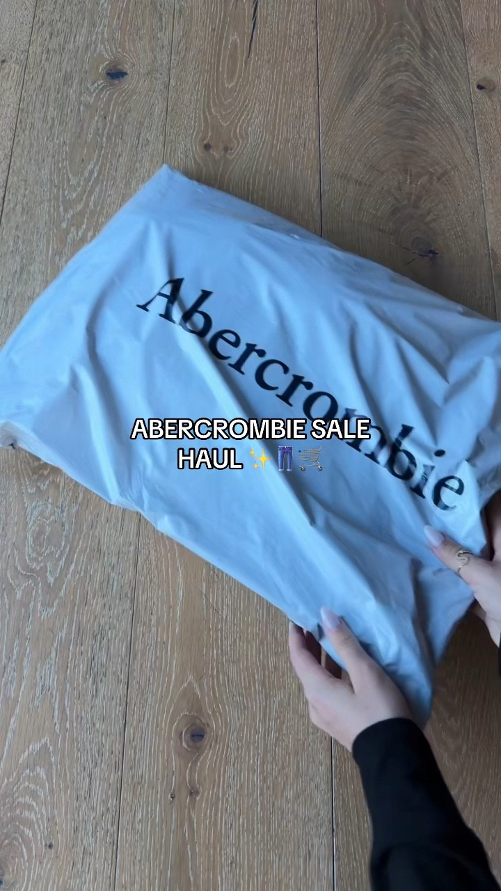 Here’s what I ordered from the @abercrombie sale ✨✨✨  they also have a stackable code that works with this sale SUITEAF I’ll have these 🔗 on my LTK.


#LTKSaleAlert #LTKootd #LTKActive