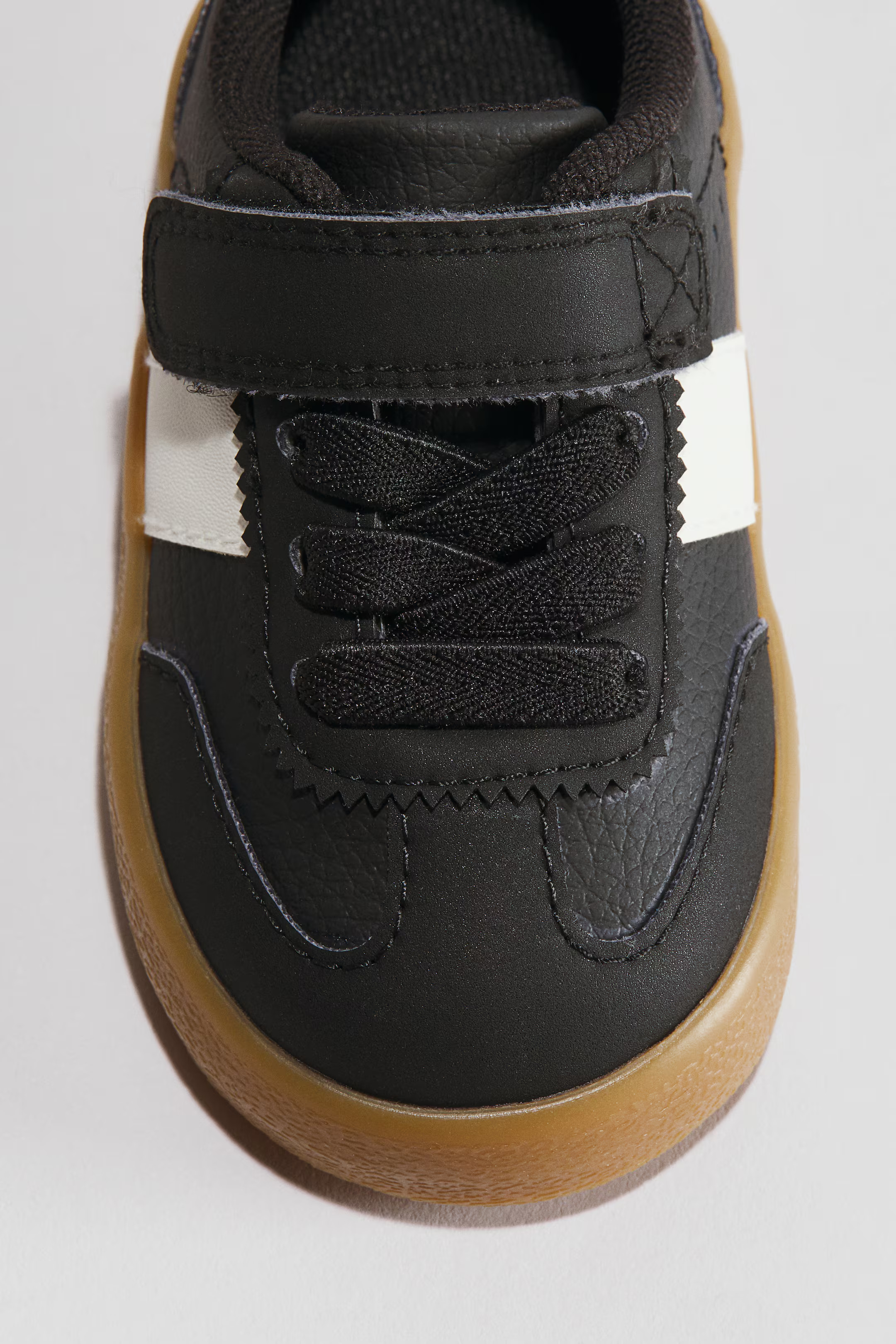 Sneakers | H&M (US + CA)