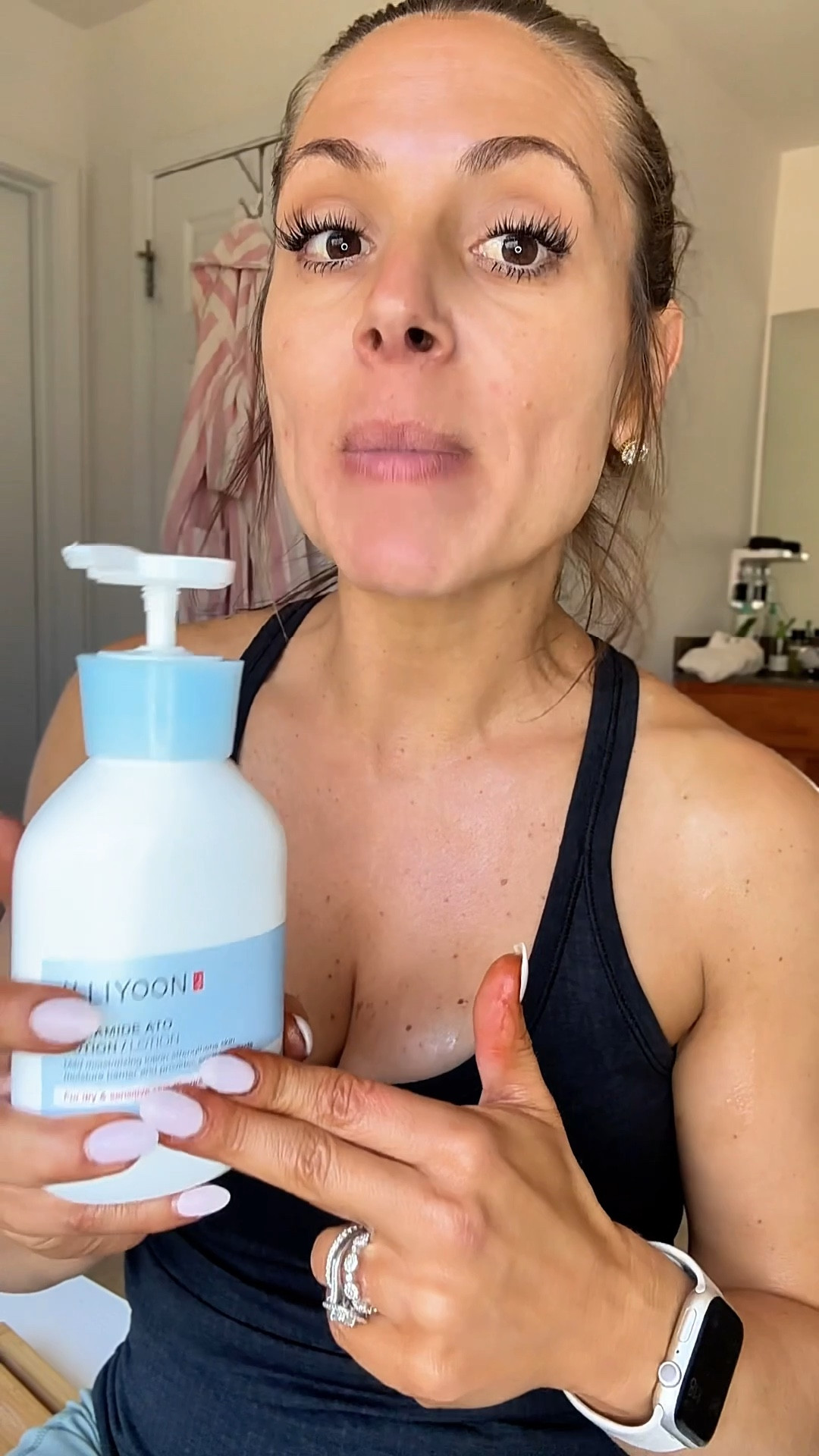I’ve tried so many lotions that just sit on top of your skin and disappear by noon. But this Korean gem—Illiyoon Ceramide Lotion—is completely different.

It uses a multi-ceramide complex that mimics your skin’s natural barrier and locks in moisture for up to 100 hours. Translation? Your skin actually STAYS hydrated.

#koreanskincare
#dryskinrelief
#over40skincare
#hydratedglow
#skincarefinds