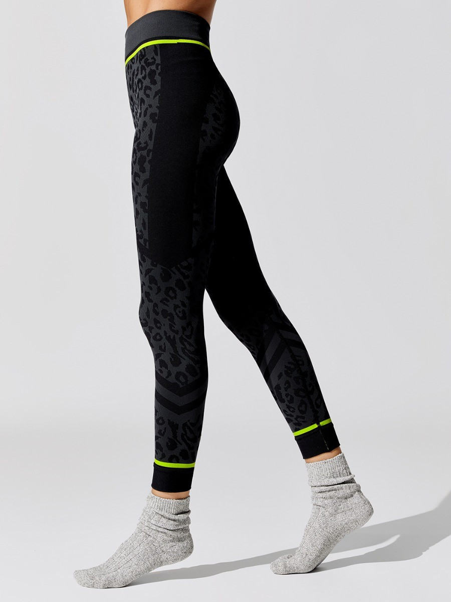 Ski Base Layer Seamless Legging | Carbon38