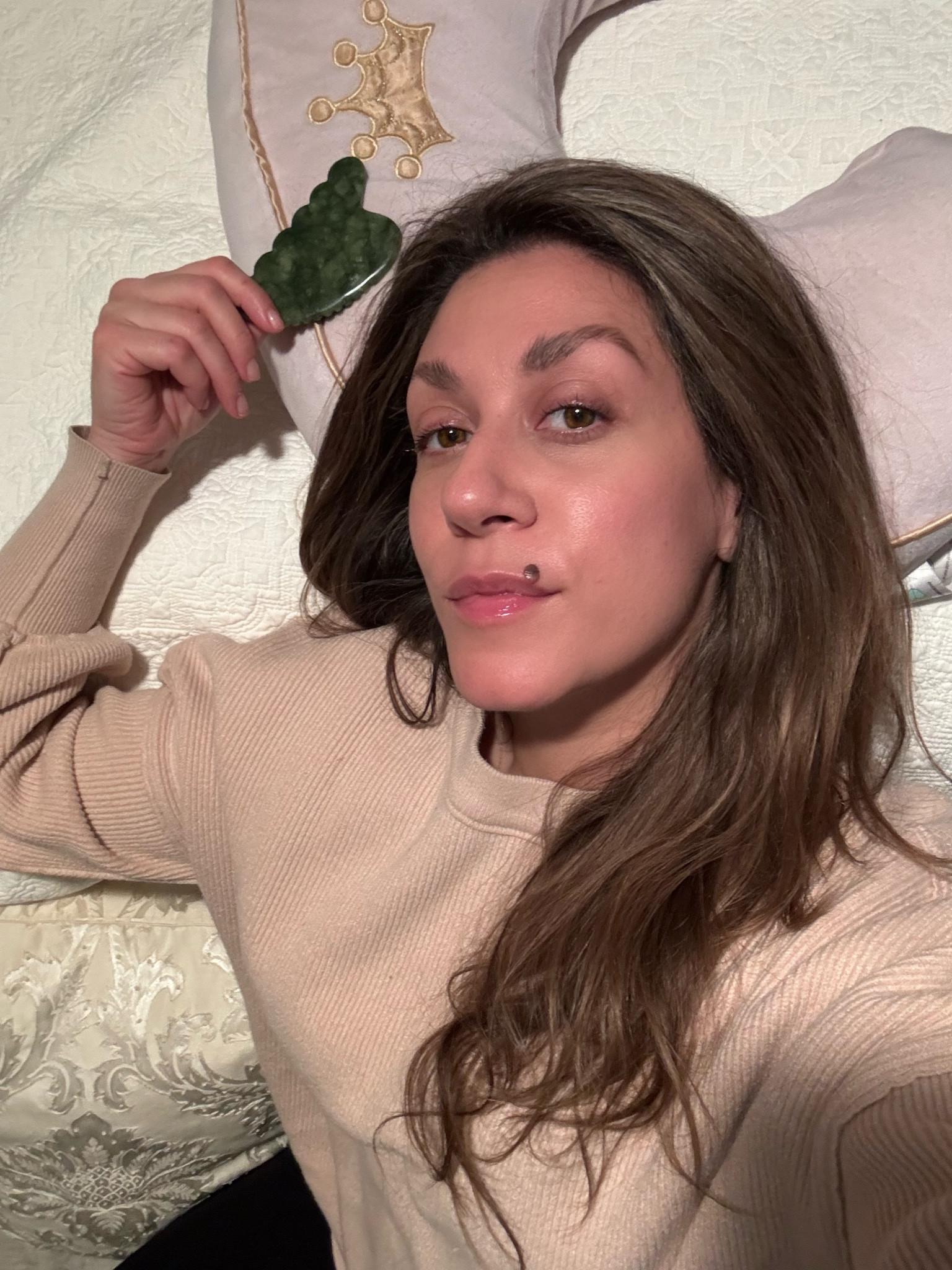 Gua Sha✨has been a part of my anti aging routine for at least 2 years and I have really seen a positive difference. It has helped to smooth and sculpt my face, facilitating lymphatic drainage which is something that needs to be addressed on a regular basis. I love this particular gua sha tool because it is made of genuine jade stone and has several different surfaces for contouring, massage and drainage. #ltkbeauty #beauty #antiaging 