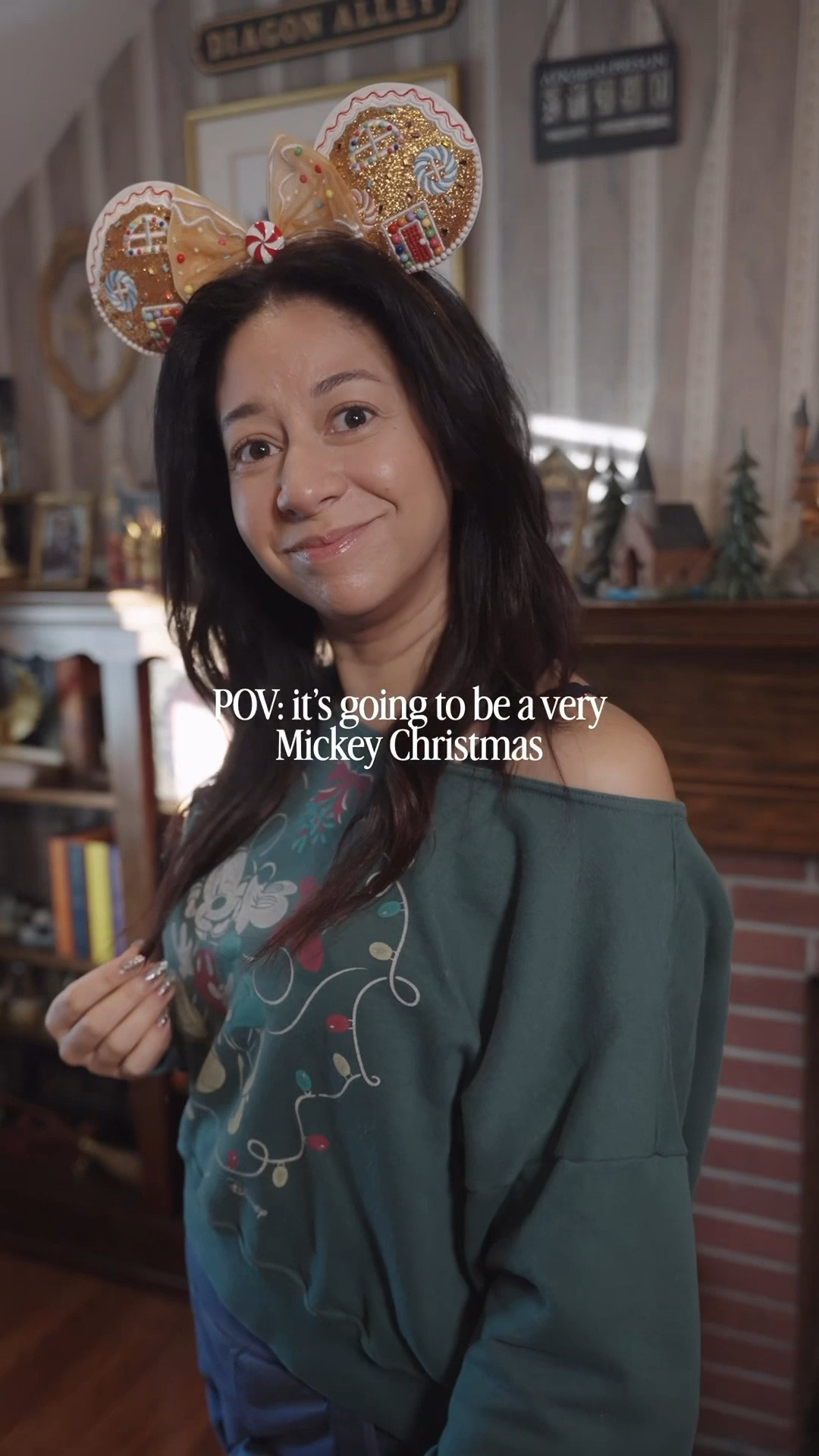 How cute is this Disney Gingerbread collection from @baublebar?! These Mickey ears and the matching tennis bracelet are the sweetest way to add a little holiday magic. Thank you, BaubleBar, for sending these festive pieces my way! 🎄🍪

🛍️: @superfanbybaublebar

#LTKHoliday #LTKGiftGuide #LTKSeasonal