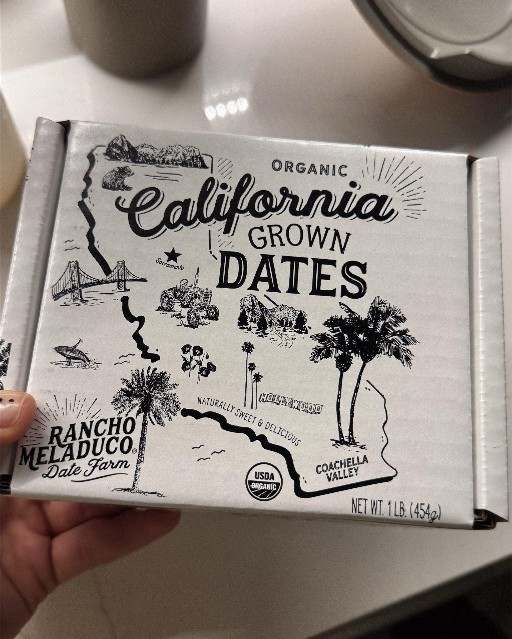 The dates I love from California!
In my smoothies, with my coffee or tea