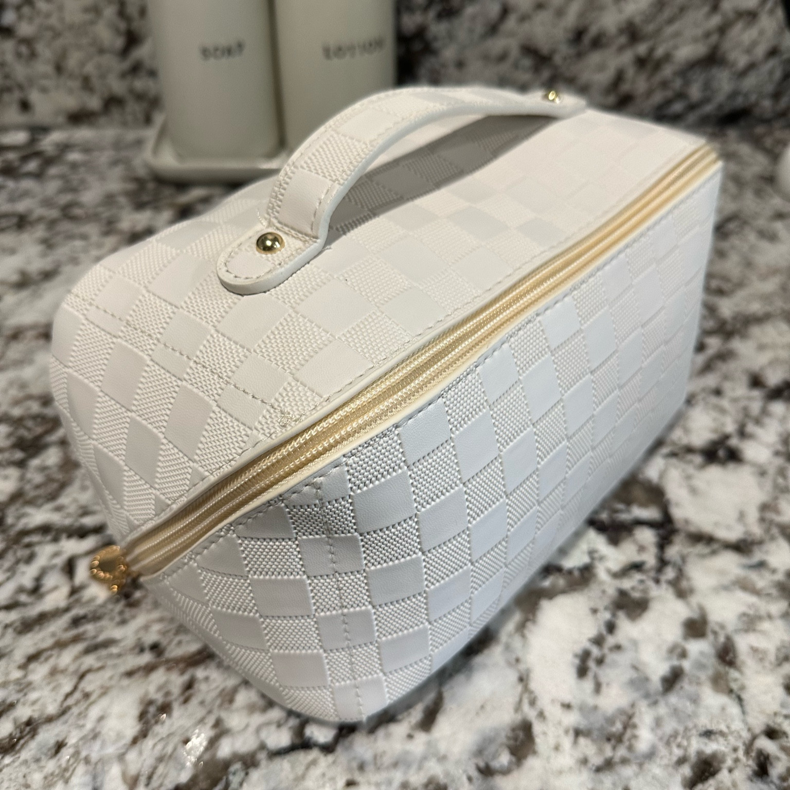 Finally got one of these makeup bags that split and I’m so so excited! I’ve seen it in brown but I’m loving the white and pink from KenzKustomz!!!

#LTKbeauty #LTKFind #LTKunder50