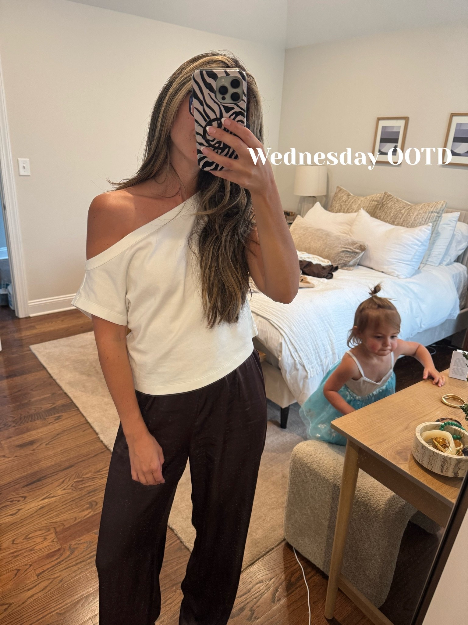 Full on @Aritzia fit today! Are we surprised? 

Aritzia, aritzia sale, aritzia outfits, SAHM ootd, ootd, casual chic, summer style, summer outfit, elevated basics, closet staples

#LTKootd #LTKmomlife #LTKSaleAlert