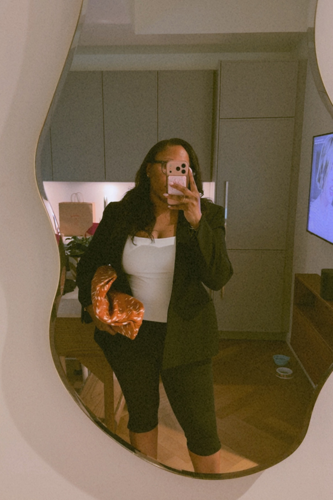 A quick solo dinner look 🖤

#LTKMidsize #LTKootd #LTKxAbercrombie