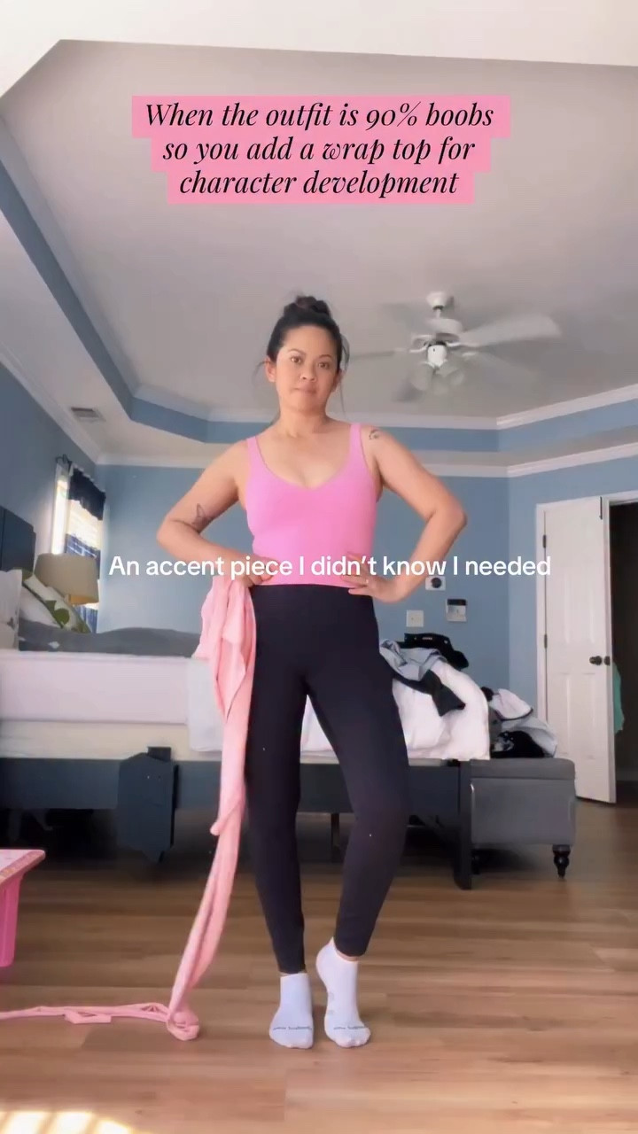 They told women to calm their t*ts so I put this wrap top on 😅😂
I love this wrap top though. I got it in white and pink. I might have to go back and get the butter yellow and grey ones as well! Comment “link to shop. #ltkpetite #ltkactive #ltkover40