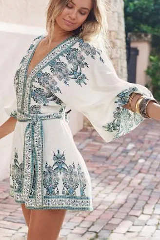 This is the kind of dress that looks effortlessly put together. 🤍

The flowy sleeves, beautiful print, and flattering tie waist make it perfect for vacations, brunch, date nights, or summer events.

#LTKStyle #VacationStyle #DressFinds #SummerStyle #FashionFavorites
 

 