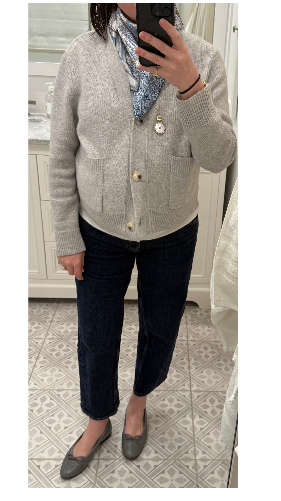 Sweater: true to size (but looser fit) I am in a small— Jeans: I’m wearing my pre maternity size 25– Tank: tts im in a small.