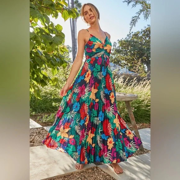 Tropical Front Tie Pleated Maxi Dress size M | Poshmark