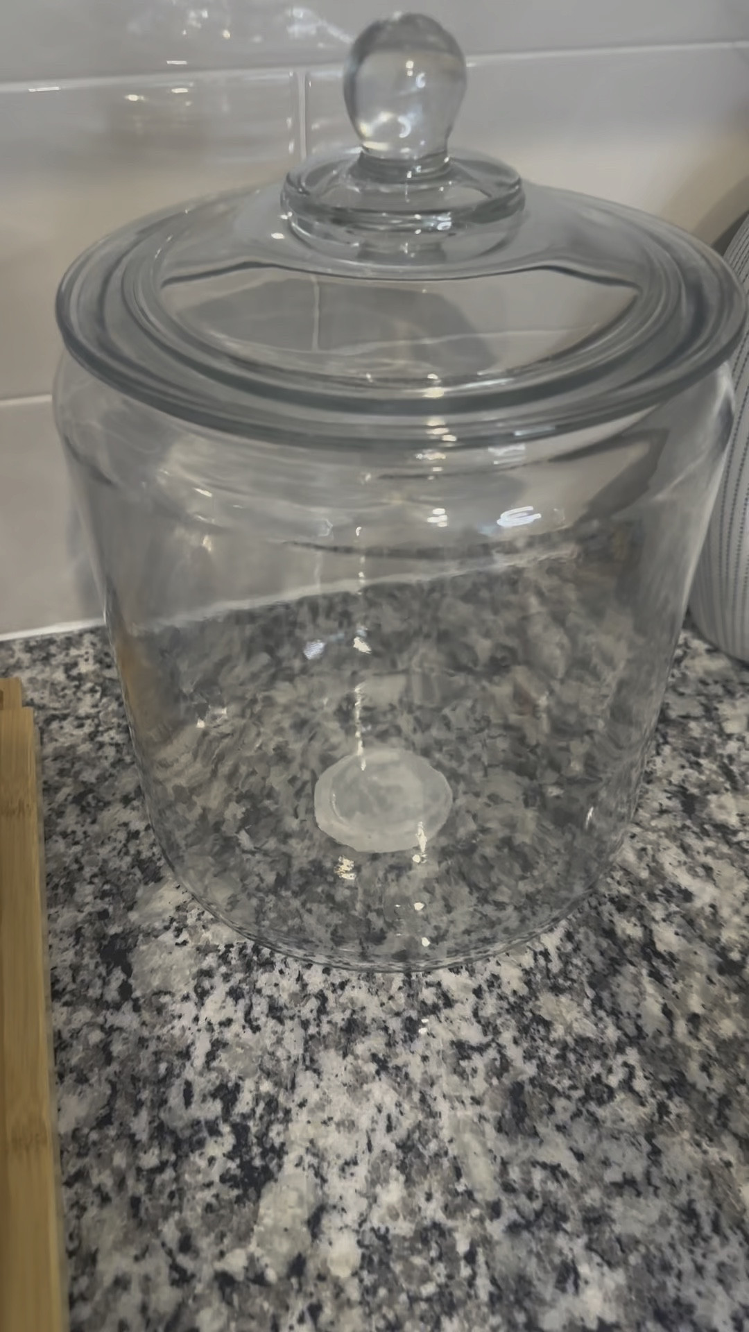 $16 for two jars that keep kitchen counters organized? Count me in! 🫙



#target #home #organization

#LTKVideo #LTKhome #LTKfindsunder50