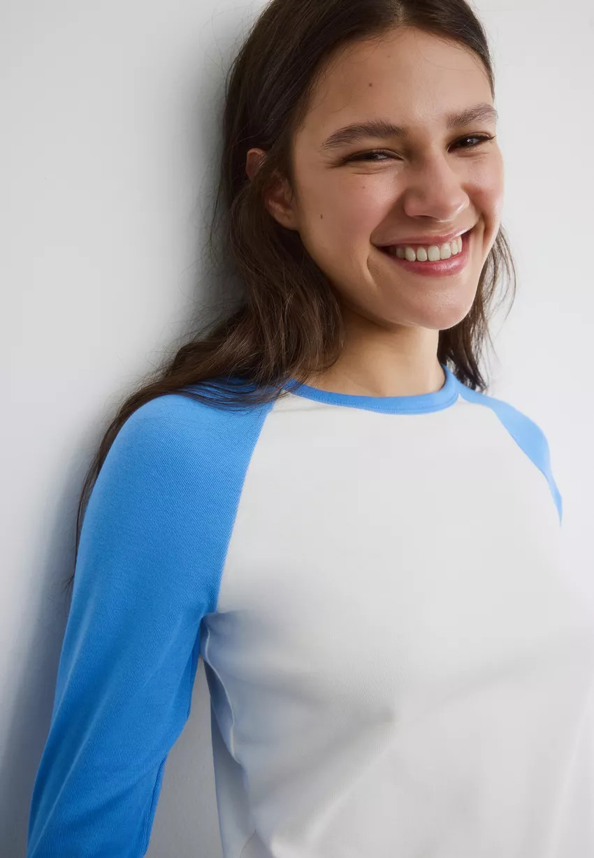 Baseball T-shirt - Women's fashion | Stradivarius United Kingdom | Stradivarius (UK)