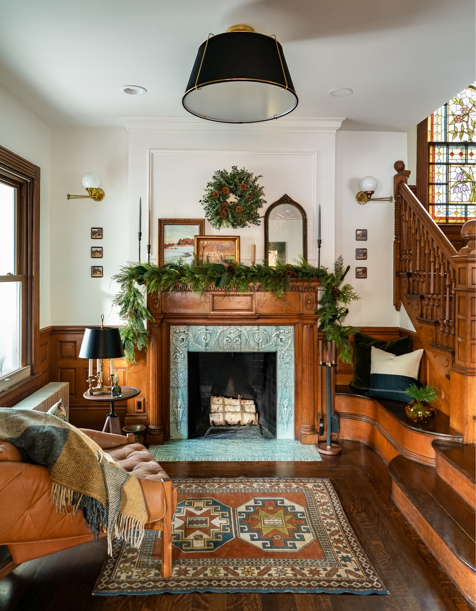 Entryway seasonal updates that make us so happy to come home.

#LTKhome #LTKSeasonal #LTKHoliday