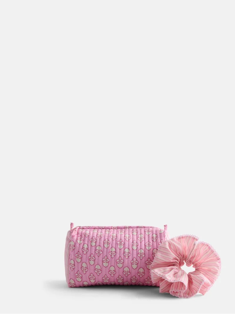 No Boundaries Quilted Pouch with Hair Scrunchie Set, 2-Piece, Women's, Pink Floral | Walmart (US)