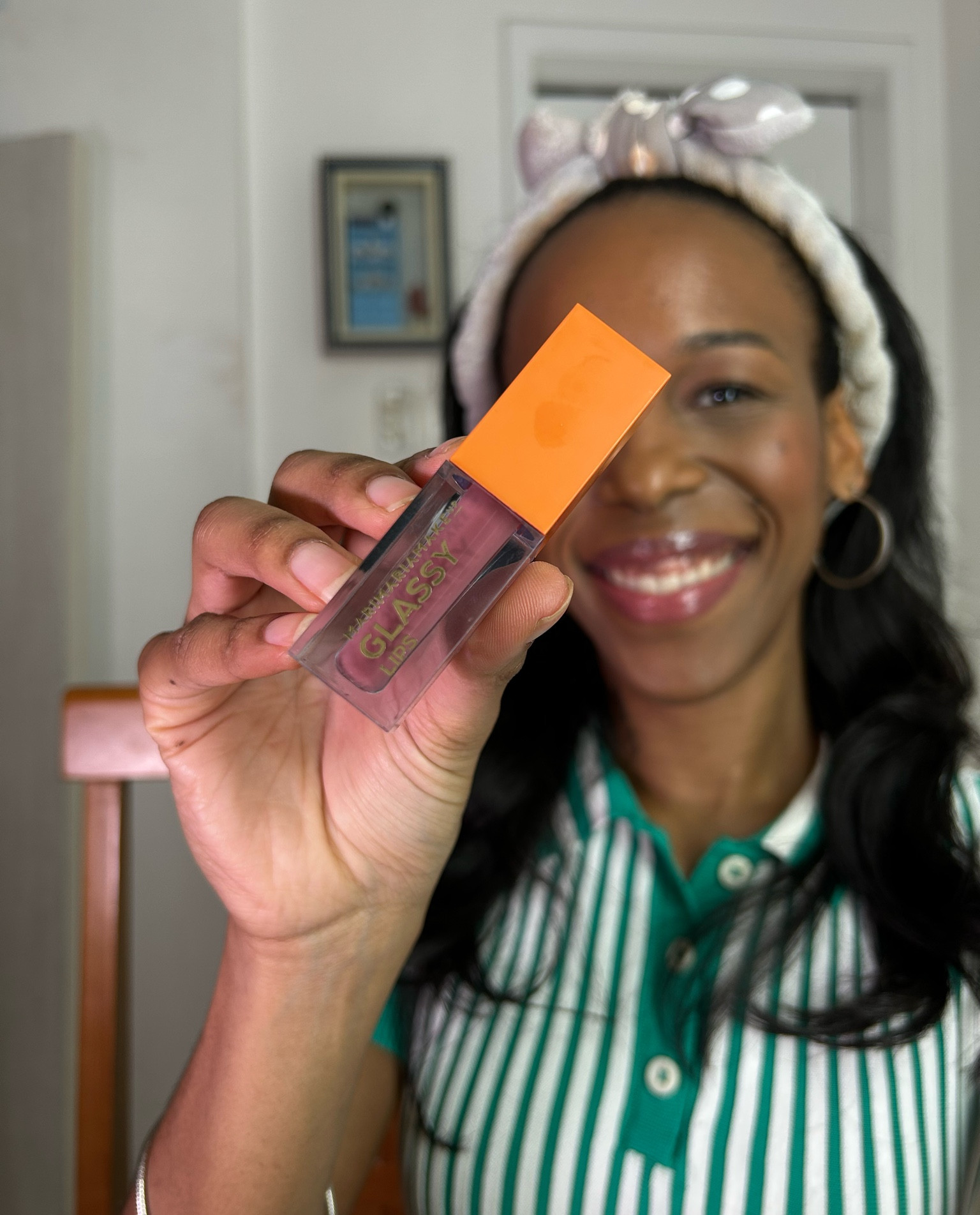 Gloss Glassy Lips da @marimariamakeup 
Cor yummy lindíssimo e de fácil aplicação sem deixar sensação pegajosa na boca !

#LTKbrasil #LTKbeauty