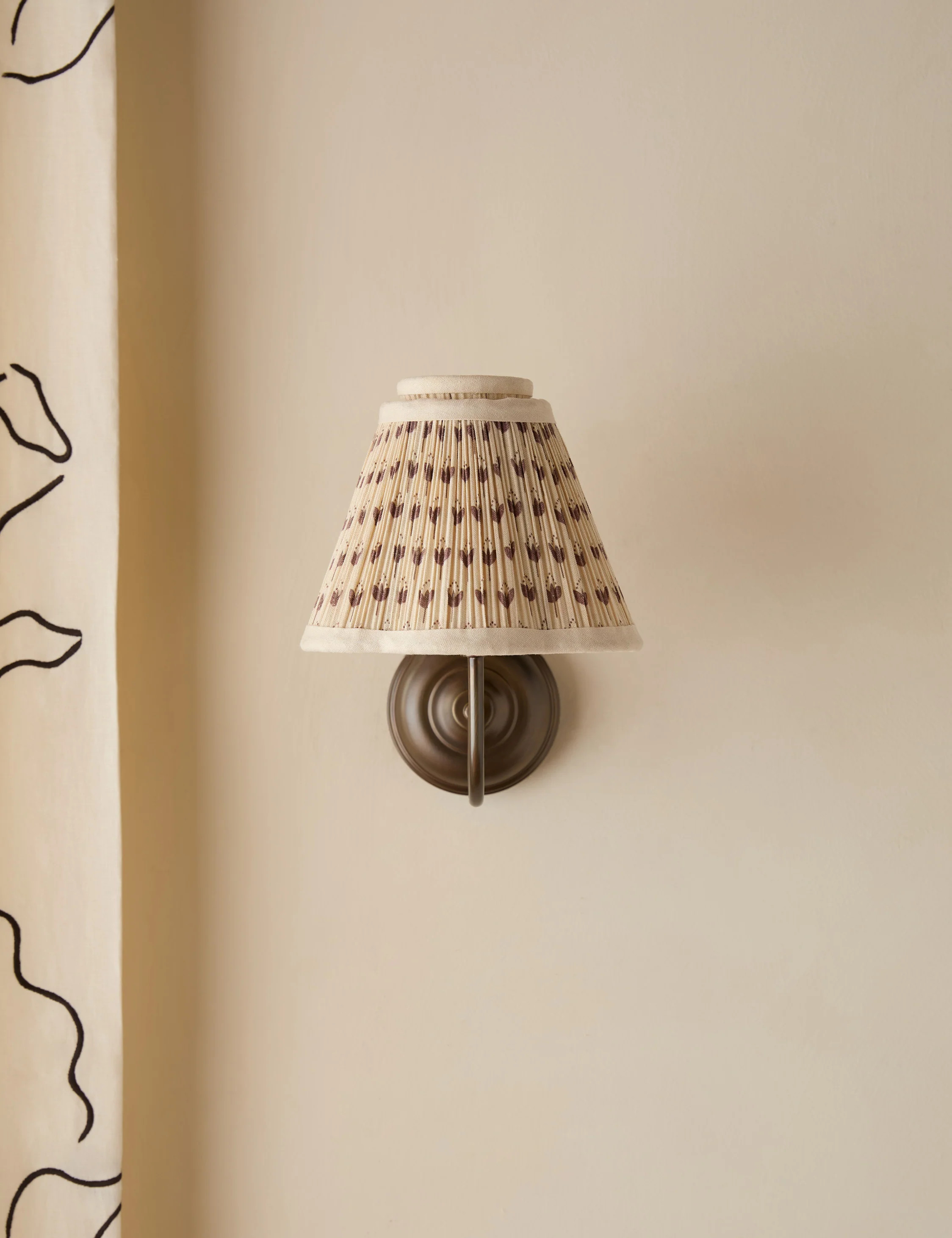 Jordan Sconce | Lulu and Georgia 