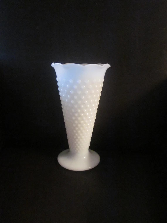 LARGE WHITE MILKGLASS HobNob Vase | Etsy (US)