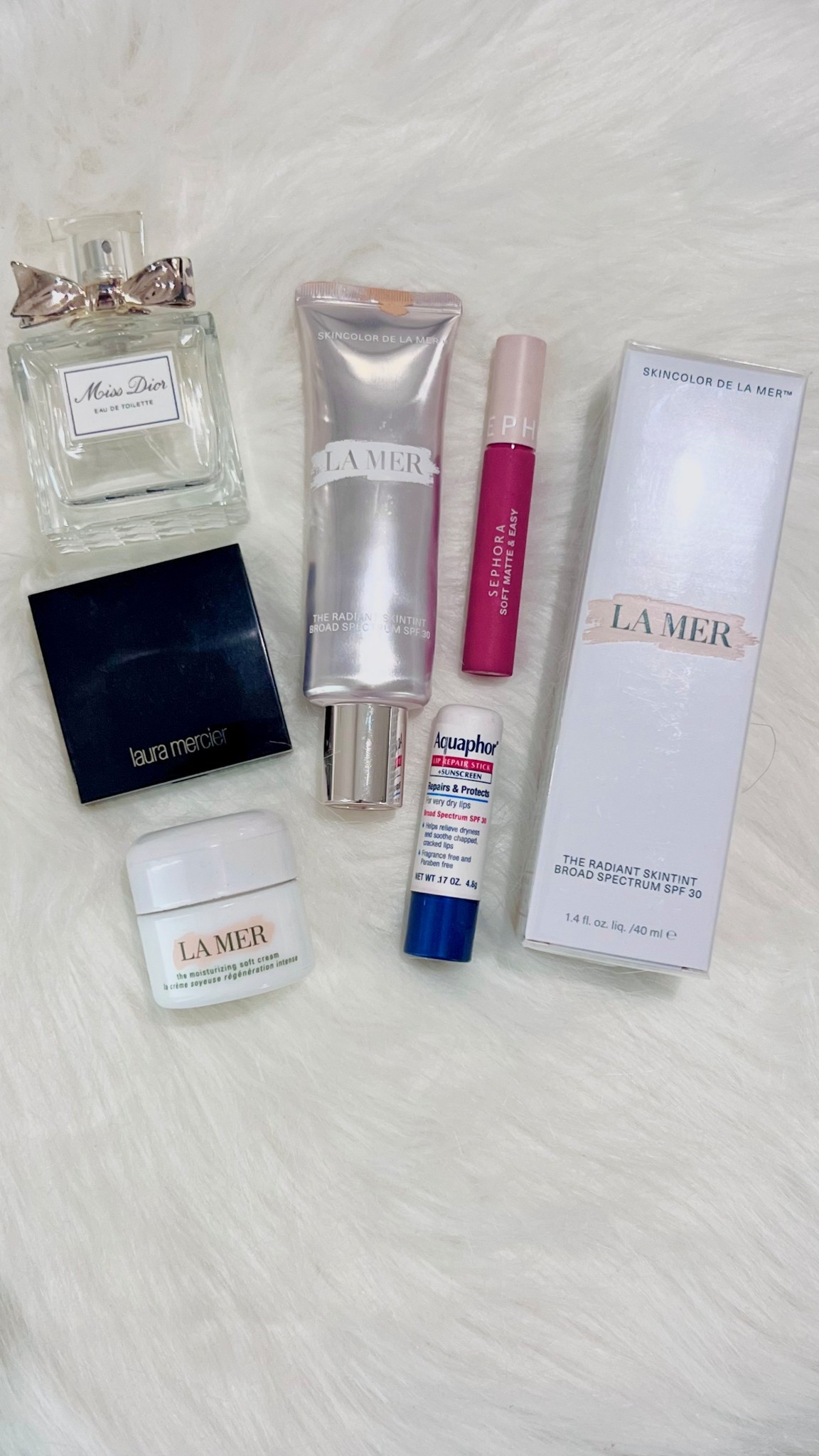 Everyday Beauty Must Haves! 

- La Mer Moisturizer 
- La Mer Tinted SPF & Moisturizer 
- Sephora Matte Lip
- Laura Mercier Blush
- Aquaphor & SPF lip

#LTKBeauty