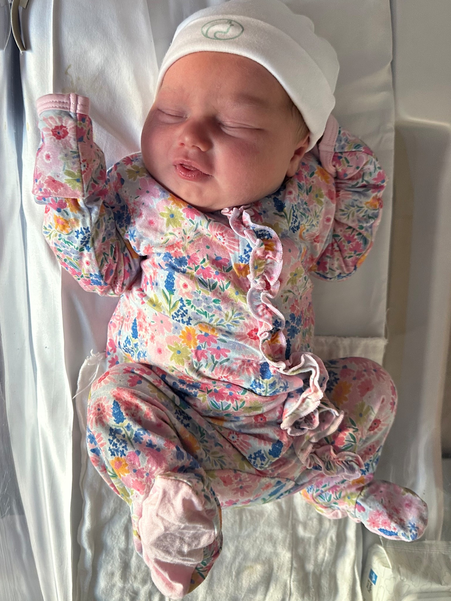 Newborn outfit | magnetic me | floral

#LTKFamily #LTKBaby #LTKBump