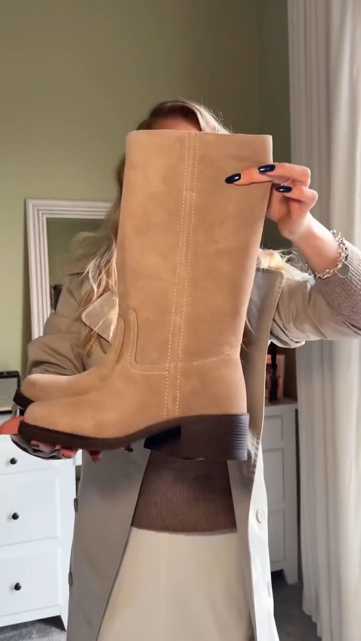 AD Absolutely STUNNING!!! @schuh you have outdone yourself

#autumnfashion #suedeboots #winterboots #schuh #ad #inspo