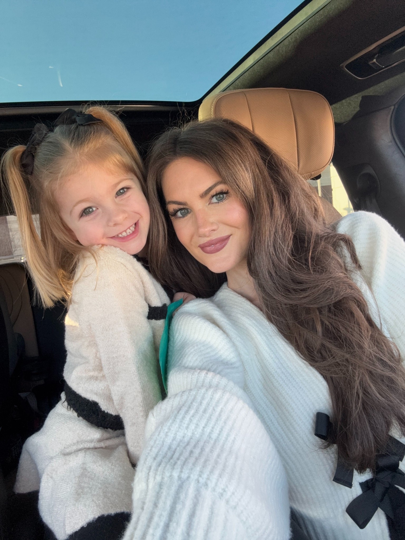 Everyday hair and makeup look in less than 7 minutes! 

Here are all the shades used: 

🩷NARS foundation in “Vanuatu” 
🩷Lancôme foundation in “250W” 
🩷NARS blush in “orgasm” 
🩷Benefit Hoola bronzer “original” 
🩷Anastasia pomade in “soft brown” 
🩷MAC lip liner in “whirl" 
🩷Tom Ford lipstick in “N2 Dolce” 

@nordstrombeauty #NordstromPartner #NordstromBeauty

#LTKdayinmylife #LTKgrwm #LTKBeauty

#LTKValentine #LTKBeauty #LTKmorningroutine