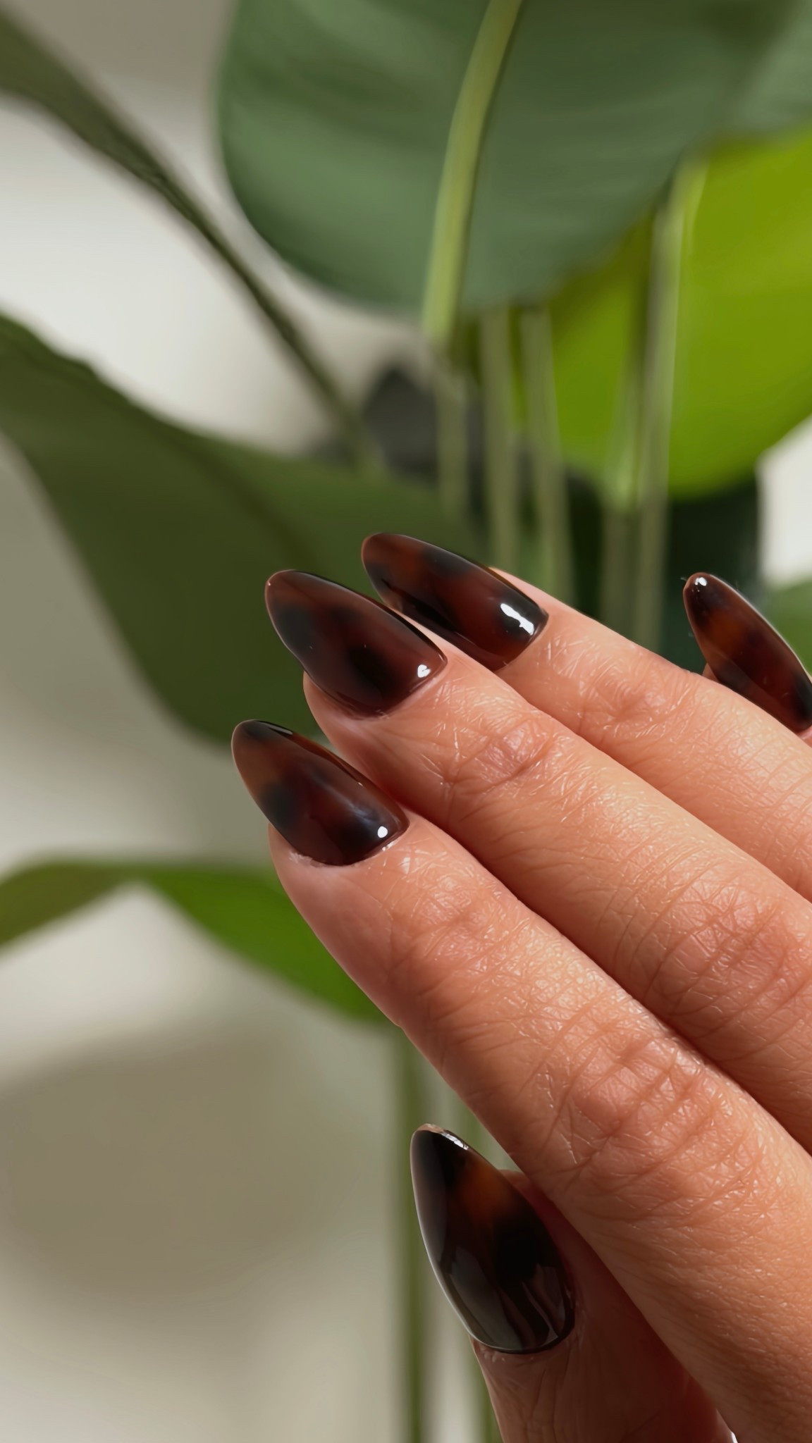 Medium almond nails 