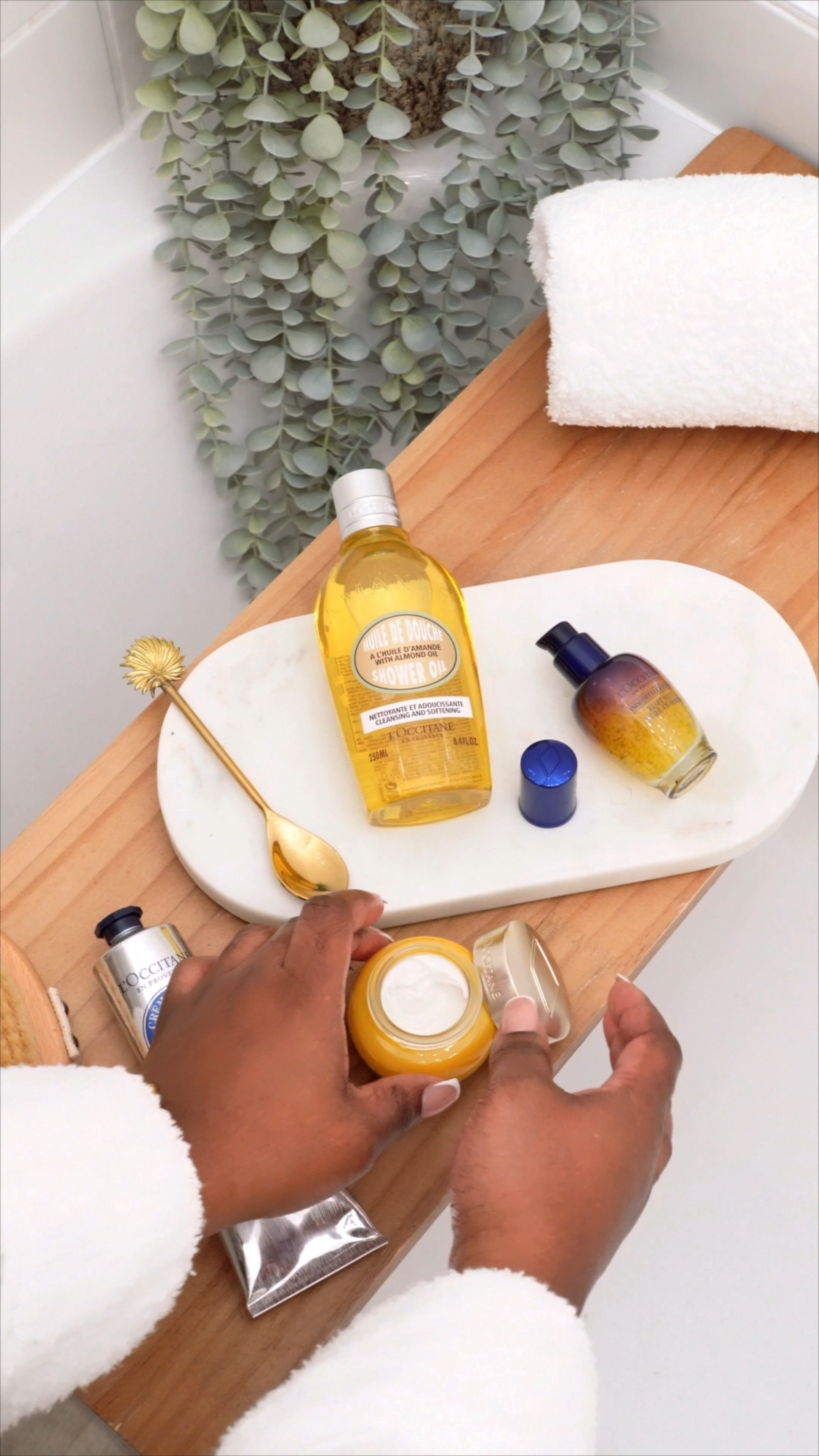 Give the gift of soft & radiant skin with @L’Occitane_uk_ire ’s Almond Shower Oil! This award winning hydrating oil transforms into a lavish milky foam that gently cleanses and moisturises skin.
 
#loccitane #almondshoweroil #christmasgiftideas #Glowingskin #giftideasforher #LTKGIFT

#LTKeurope #LTKGiftGuide #LTKbeauty