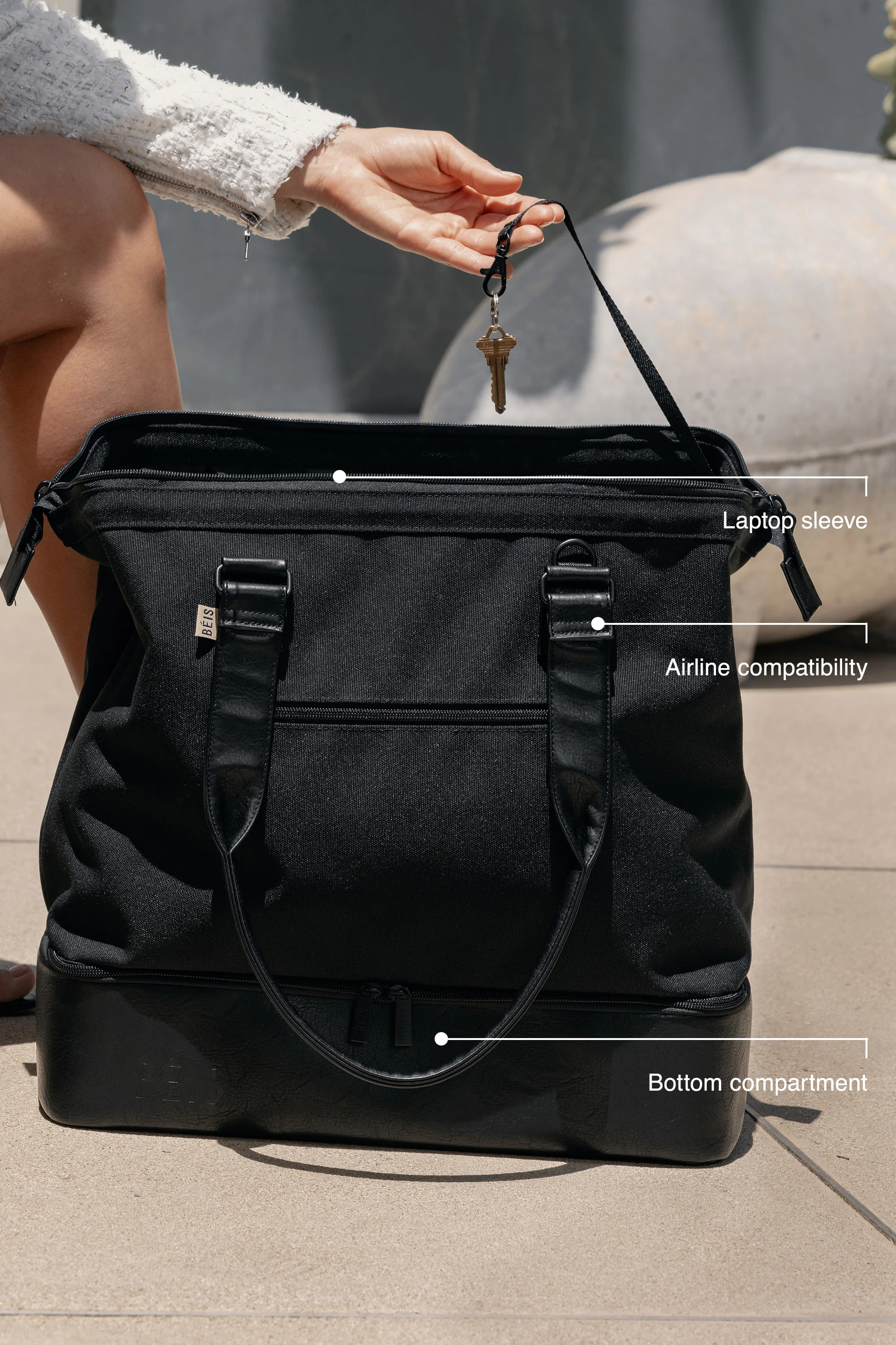 BÉIS 'The Mini Weekender' in Black - Black Travel Bag & Duffle Bag | BEIS