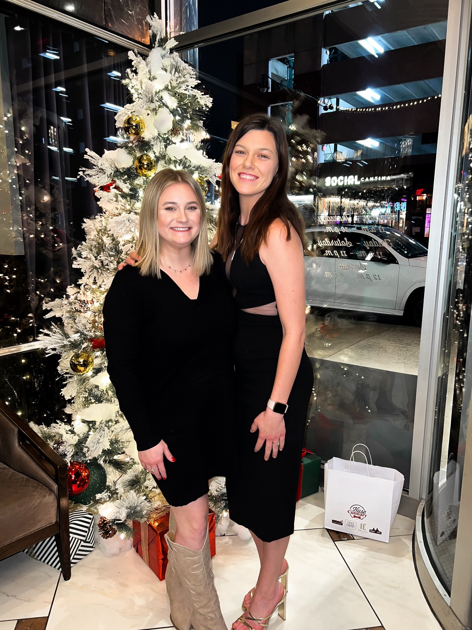 Holiday dresses in black! 

#LTKfindsunder100 #LTKHoliday #LTKSeasonal
