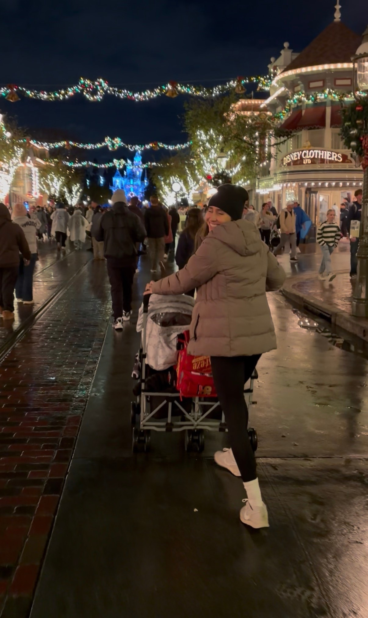 A rainy Sunday OOTD at Disney ☁️ #ootd #disneyootd #disneyland #disneylandootd

#LTKmomlife #LTKFindsUnder50 #LTKActive