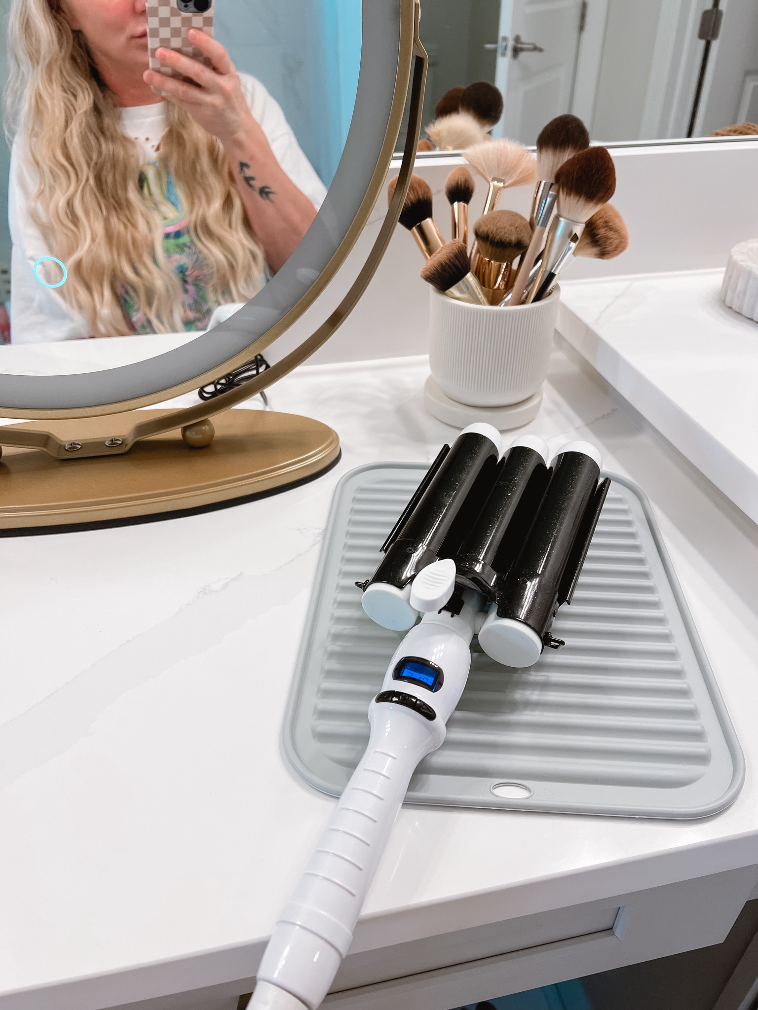 Wave Wand I used today! Makes the prettiest natural beach waves! Perfect for Summer days ☀️🧜‍♀️


#wavewand #hairtools #bondiboost 

#LTKSeasonal #LTKbeauty