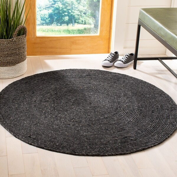 SAFAVIEH Handmade Braided Arja Country Wool Rug - 5' x 5' Round - Black | Bed Bath & Beyond