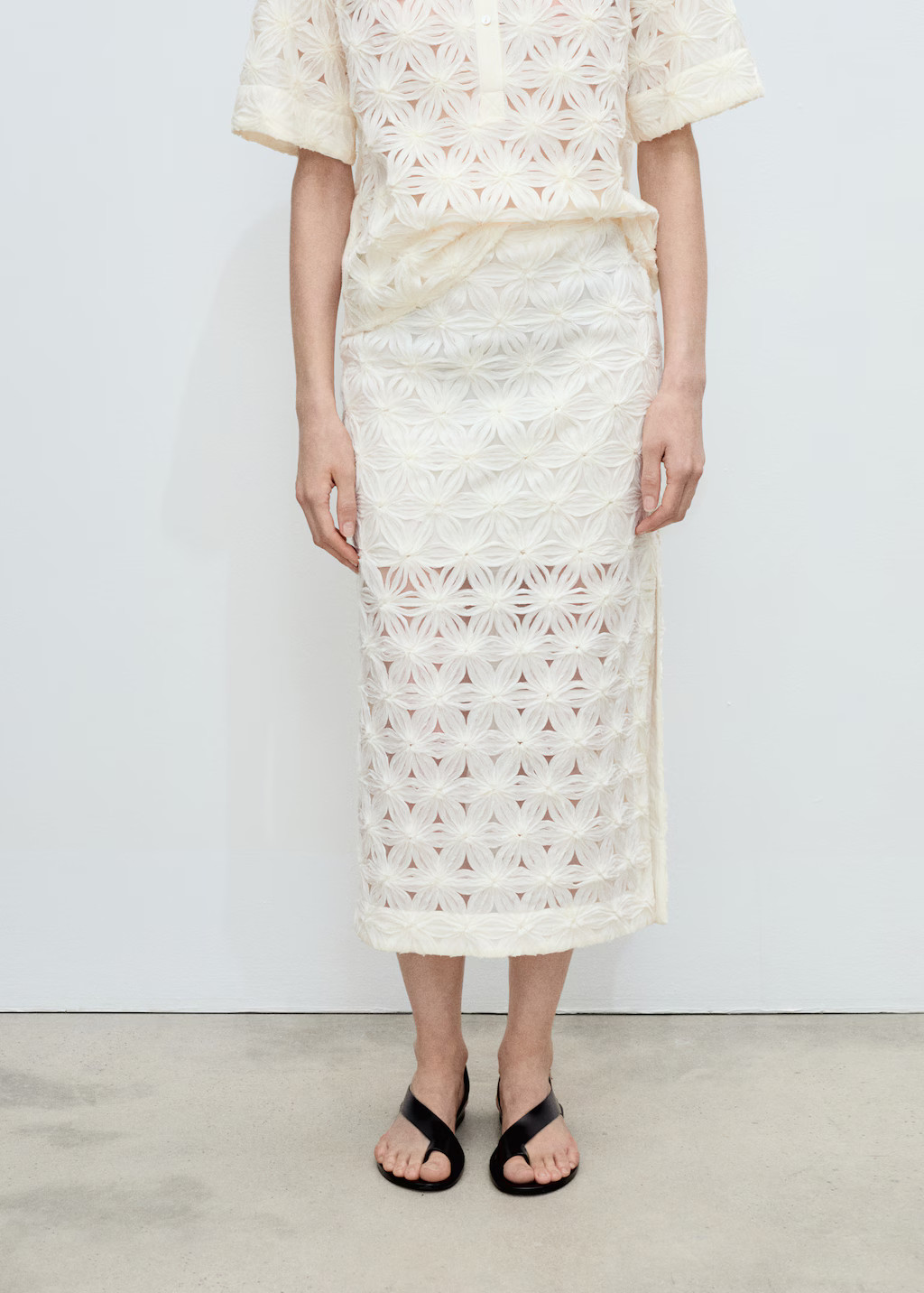 Openwork textured floral skirt - Women | MANGO USA | Mango (US/MX/AU)