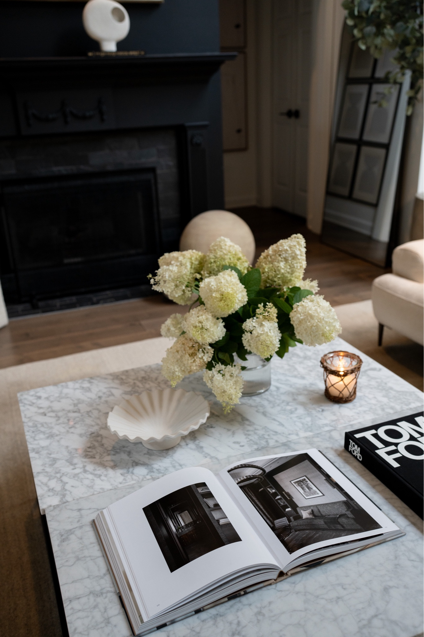 Evening vibes in our homes have always been my favorite! I love the fresh bouquet of blooms from the garden and the candle (a subtle smell of magnolias and fresh cut grass!) mixed with modern pieces (like this stunning bowl from H&M!) It’s a feast for the senses!

#LTKstyletip #LTKSeasonal #LTKhome