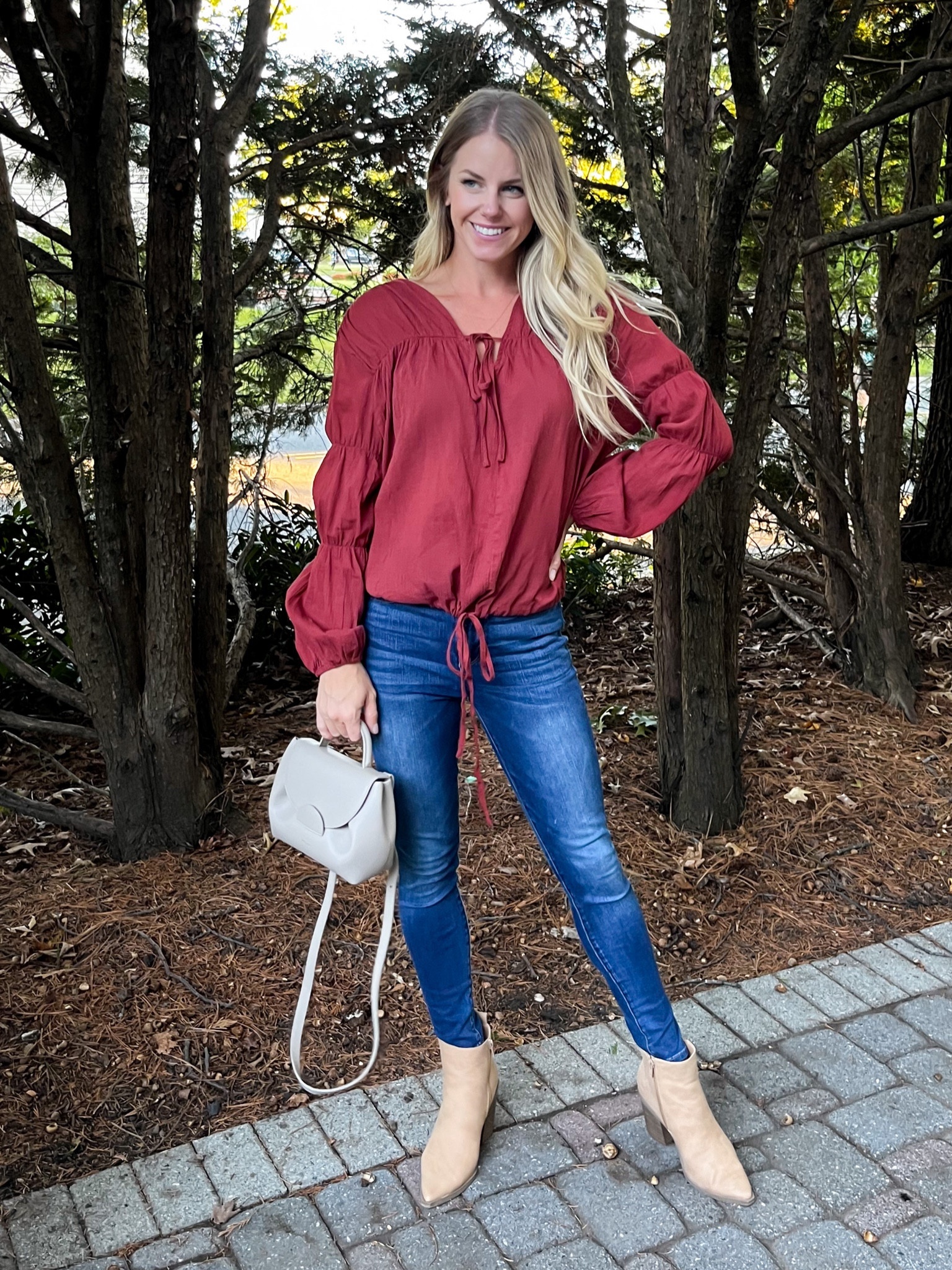 This top is soo cute! Love the fun sleeves and the color is so perfect for fall! 

#LTKSeasonal #LTKunder50
