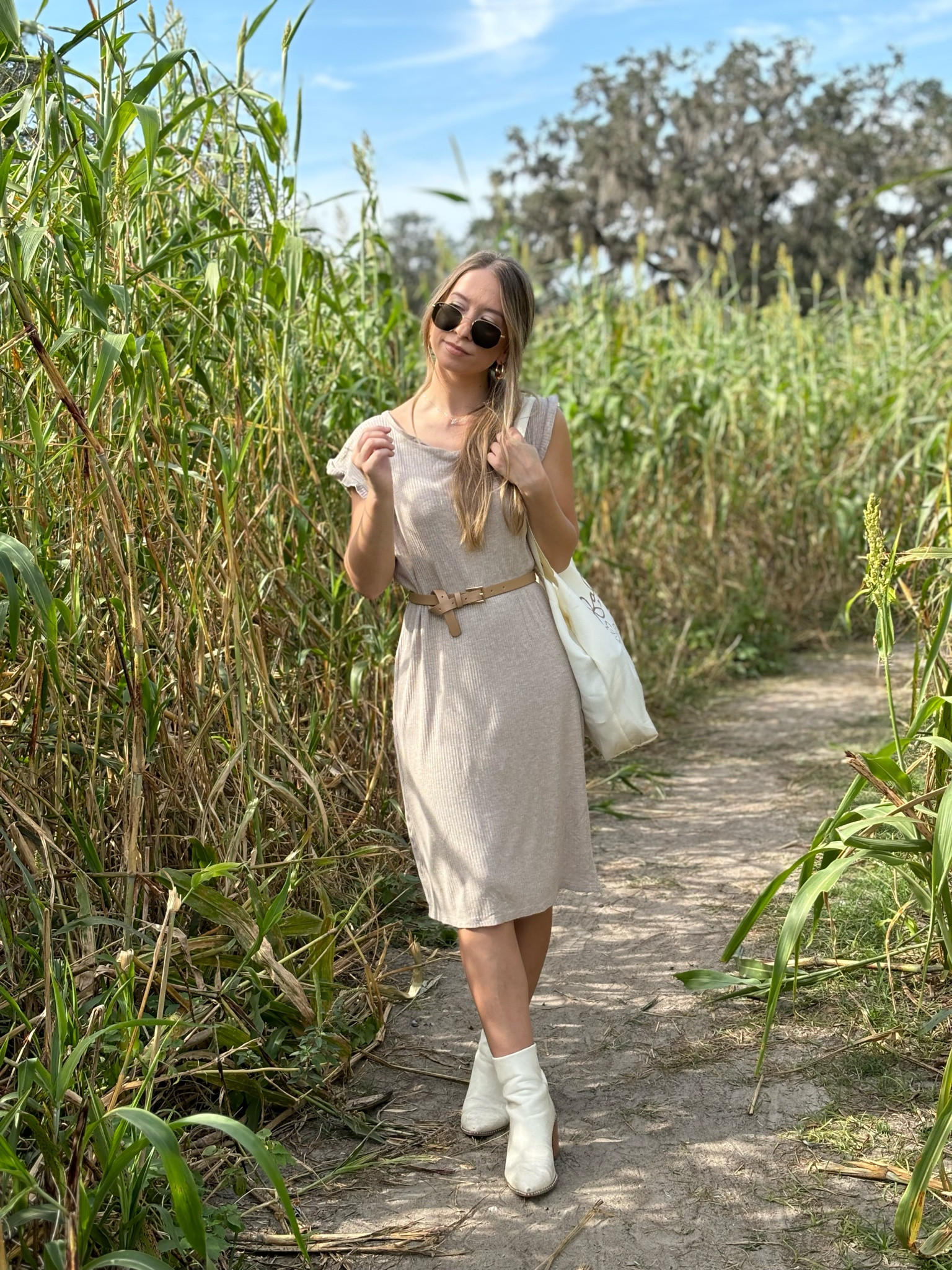 Beige tshirt dress fall outfit 

#LTKStyleTip #LTKSeasonal