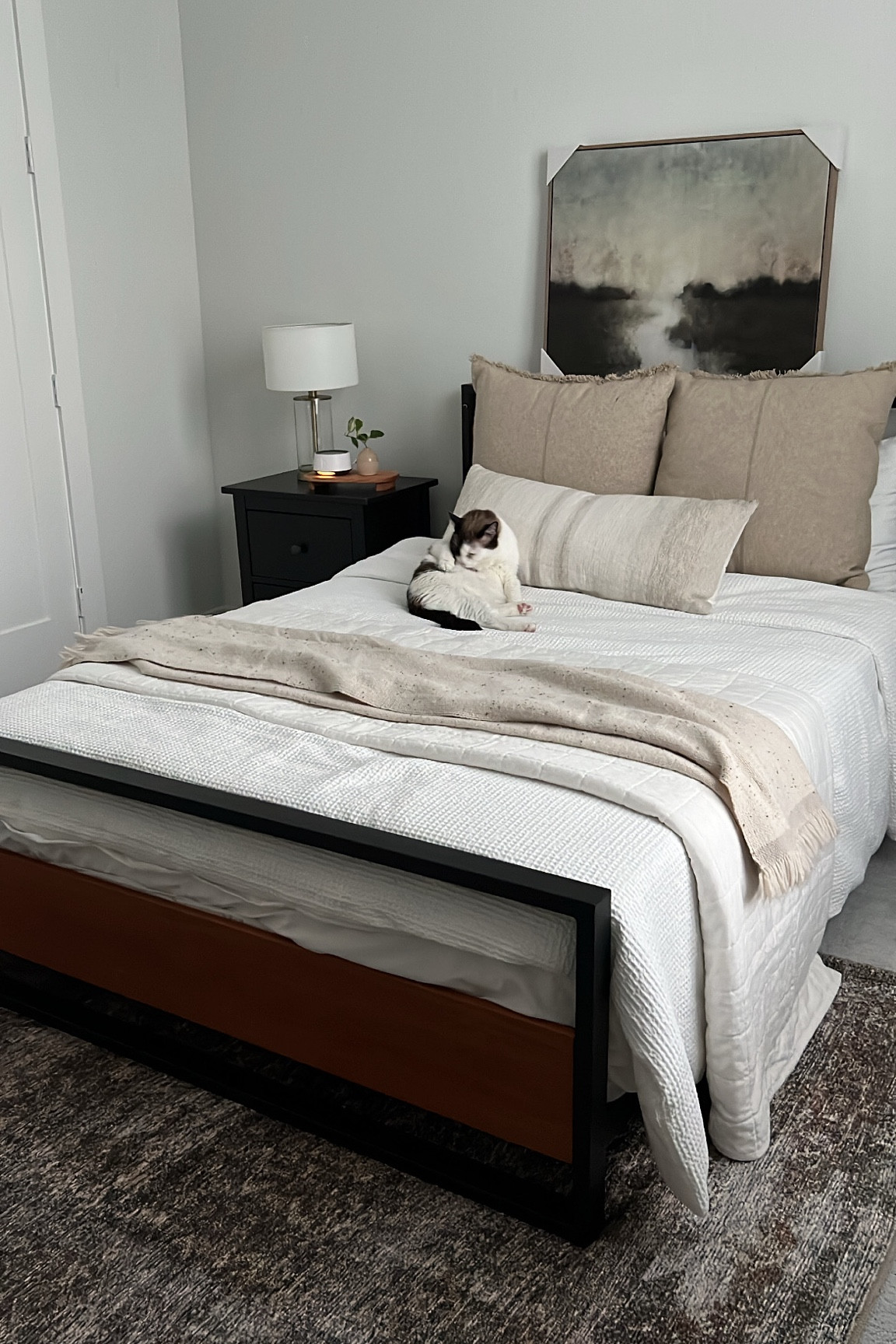 Guest bedroom decor, guest bed, guest room, guest room styling, transitional modern, casaluna bedding, neutral bedroom, full bed styling