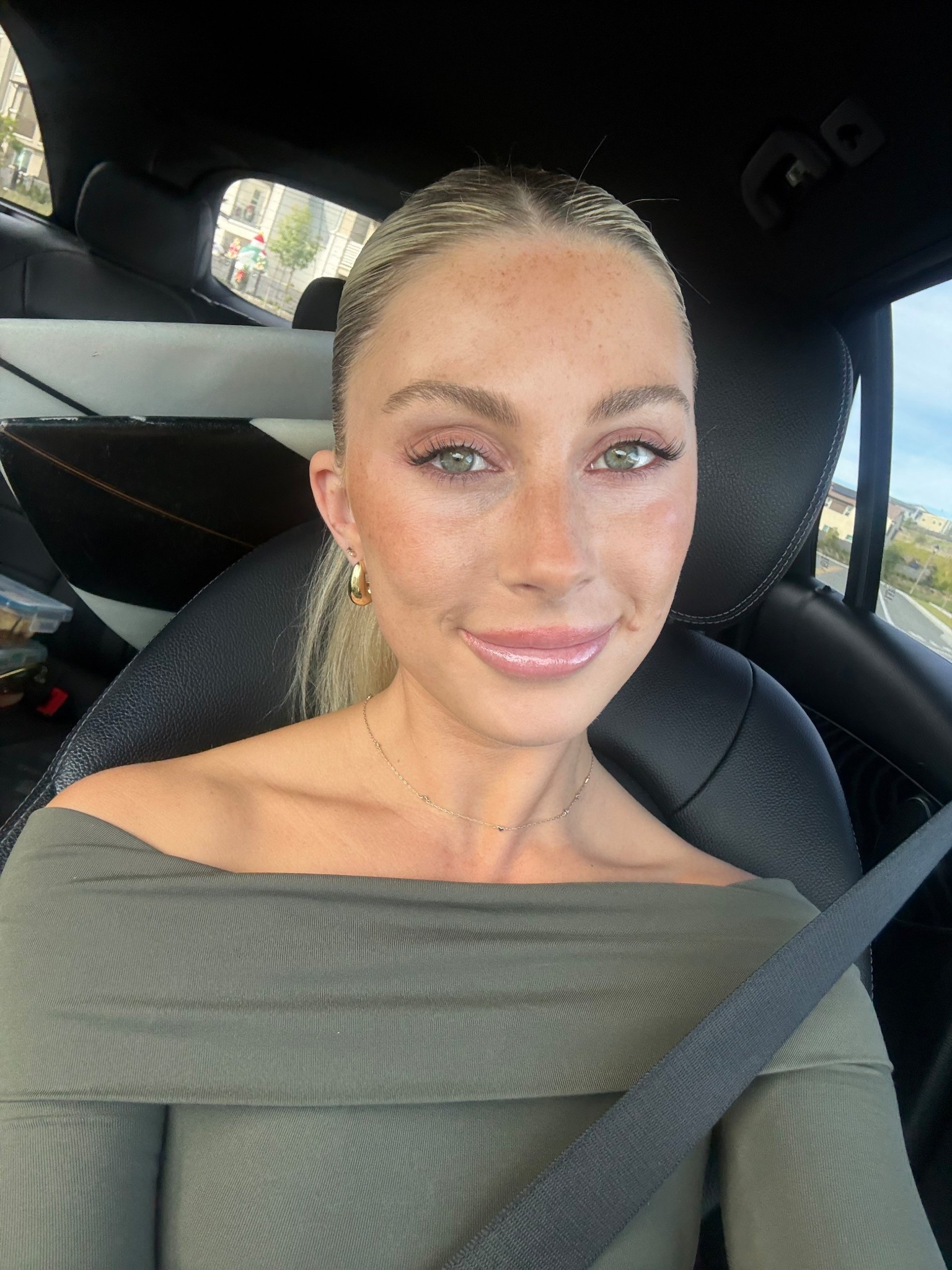 My fav off shoulder body suit! Different than the rest and so comfy!!! 

#LTKFindsUnder50 #LTKHoliday #LTKGiftGuide