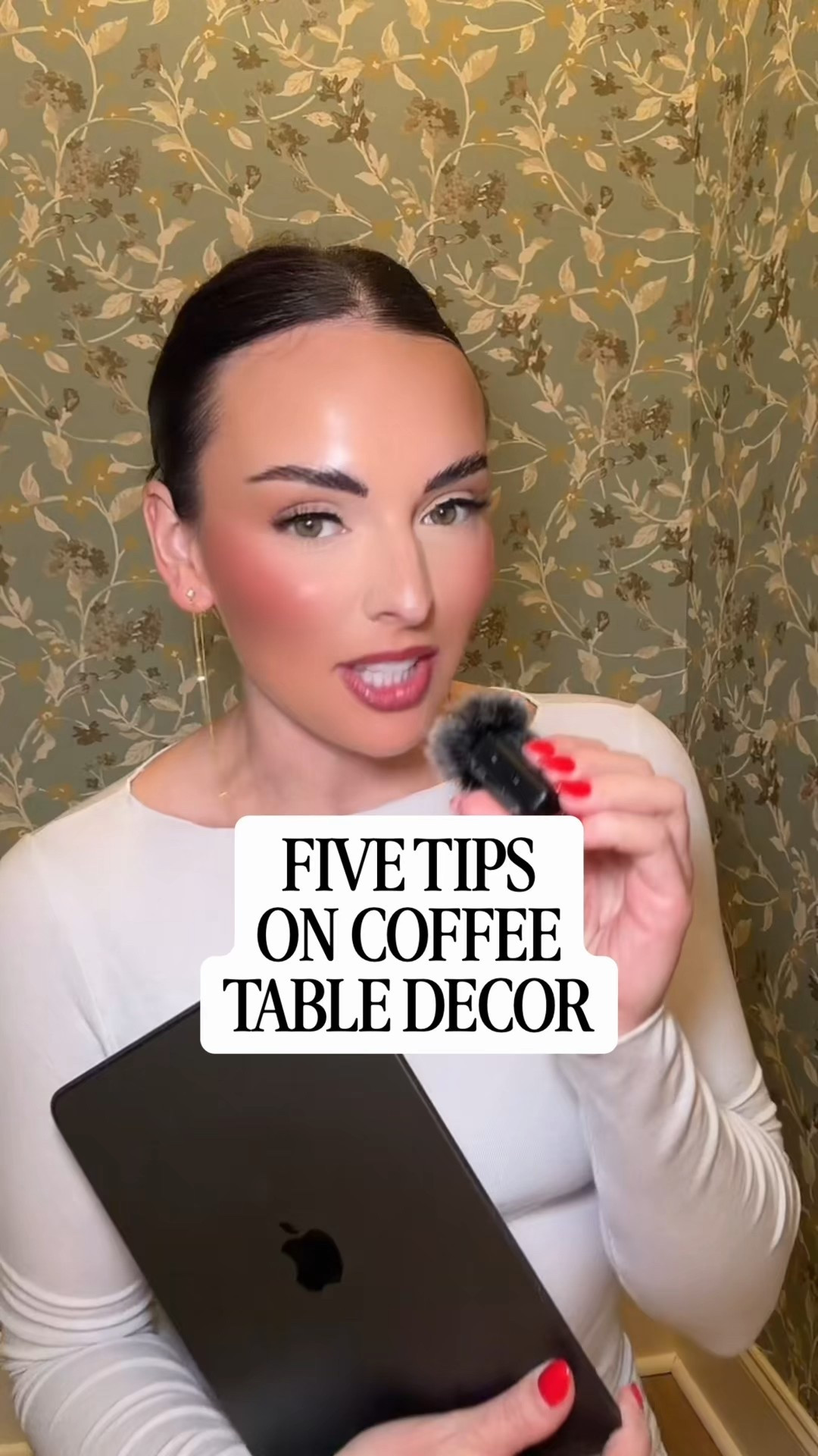 Part 20 of my 25 Interior Design Tips for 2025 ✨
How to style your coffee table like an interior designer 👇

1️⃣ Do you need a coffee table? Yes—always.
In smaller living rooms, opt for a round coffee table to keep things feeling open. In larger spaces, go long or rectangular to cover more surface area and properly anchor the room.

2️⃣ Decorate in sections.
If coffee table styling feels tricky, this is the secret. Break it up into sections and it instantly feels easier.
• Round tables → style in 3
• Square or rectangular tables → style 4–5 sections for balance

3️⃣ Pick your style: minimal or maximal.
This comes down to how you live and how functional the space needs to be. Both work. I personally love lots of texture and varied heights, but do what fits your home.

4️⃣ Add a light element.
A candle is a classic, but a small rechargeable lamp on a coffee table is such an interior-designer trick. That soft glow in the center of the living room is chef’s kiss.

5️⃣ Always add height + texture.
Coffee table books, stacked trays, sculptural objects, and florals are the easiest way to elevate the look and keep it visually interesting.

Save this for later 🤍 I shared tons of inspo + exact pieces to recreate this look—and more tips coming soon ✨