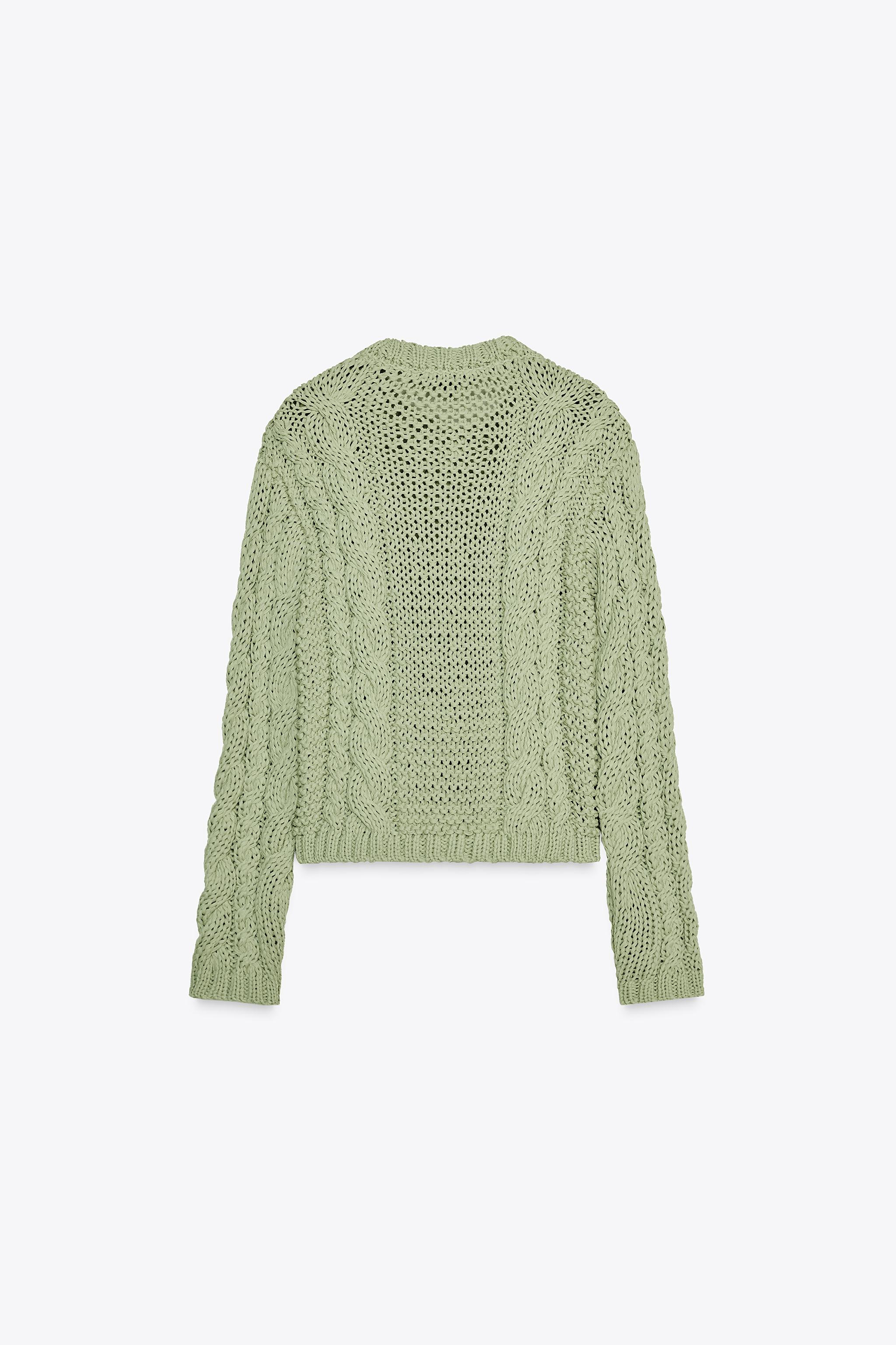 Round neck long sleeve jacket. Front closure with flower-shaped snap buttons. | Zara US