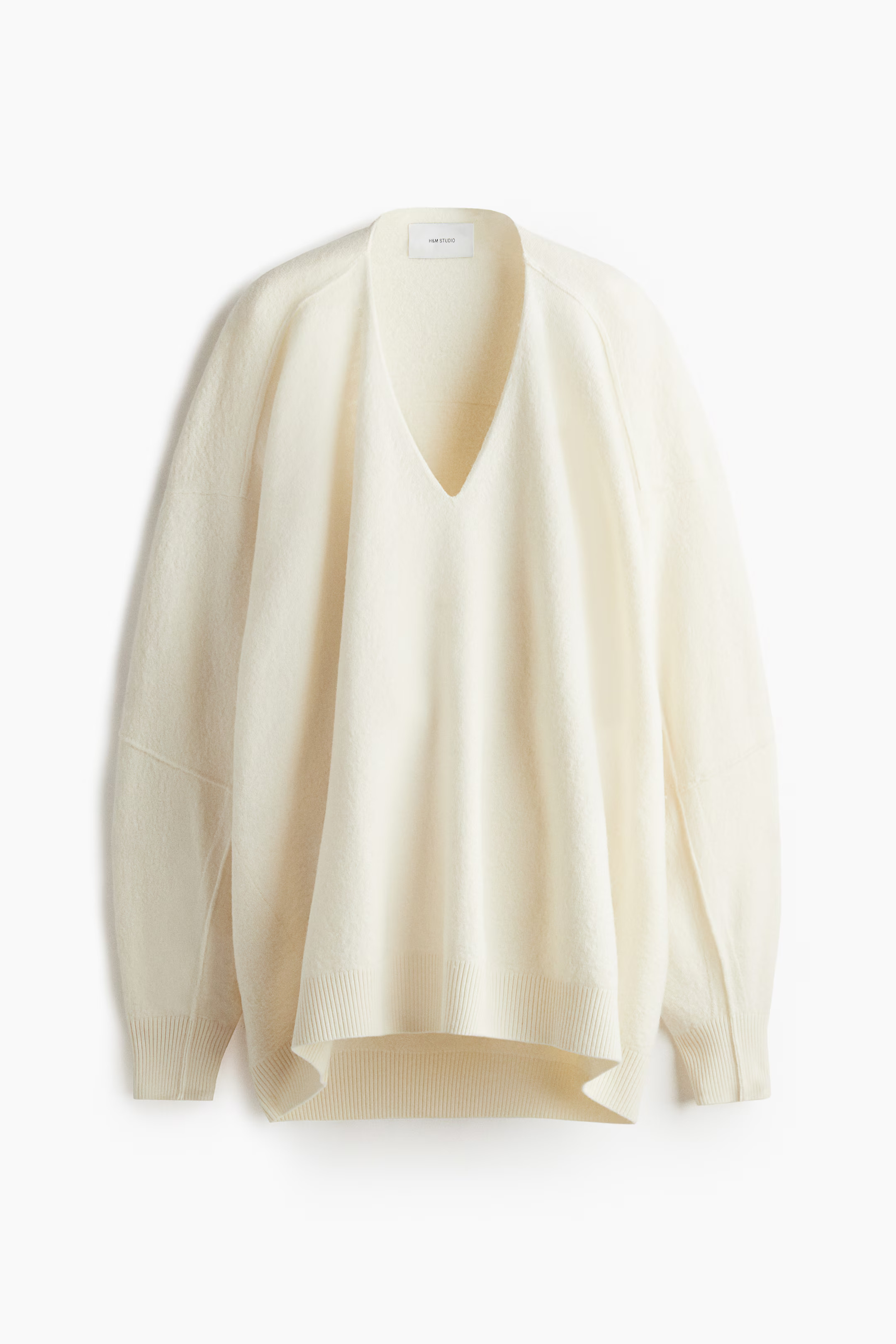 Oversized wool jumper | H&M (UK, MY, IN, SG, PH, TW, HK)