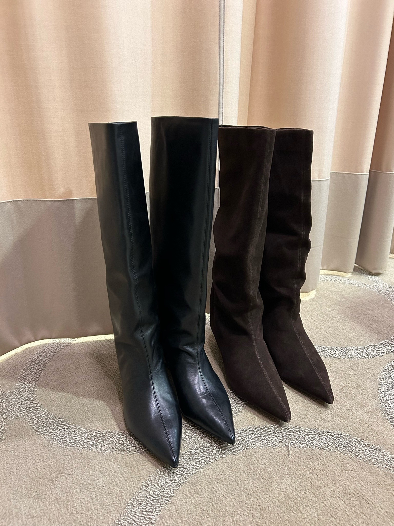 Nordstrom Anniversary sale faborite finds! 🍂

Nordstrom sale, Nordstrom anniversary sale, nsale, fall shoes, fall boots, sale alert, black knee high boots, chocolate brown boots, suede boots

#LTKSaleAlert #LTKSeasonal