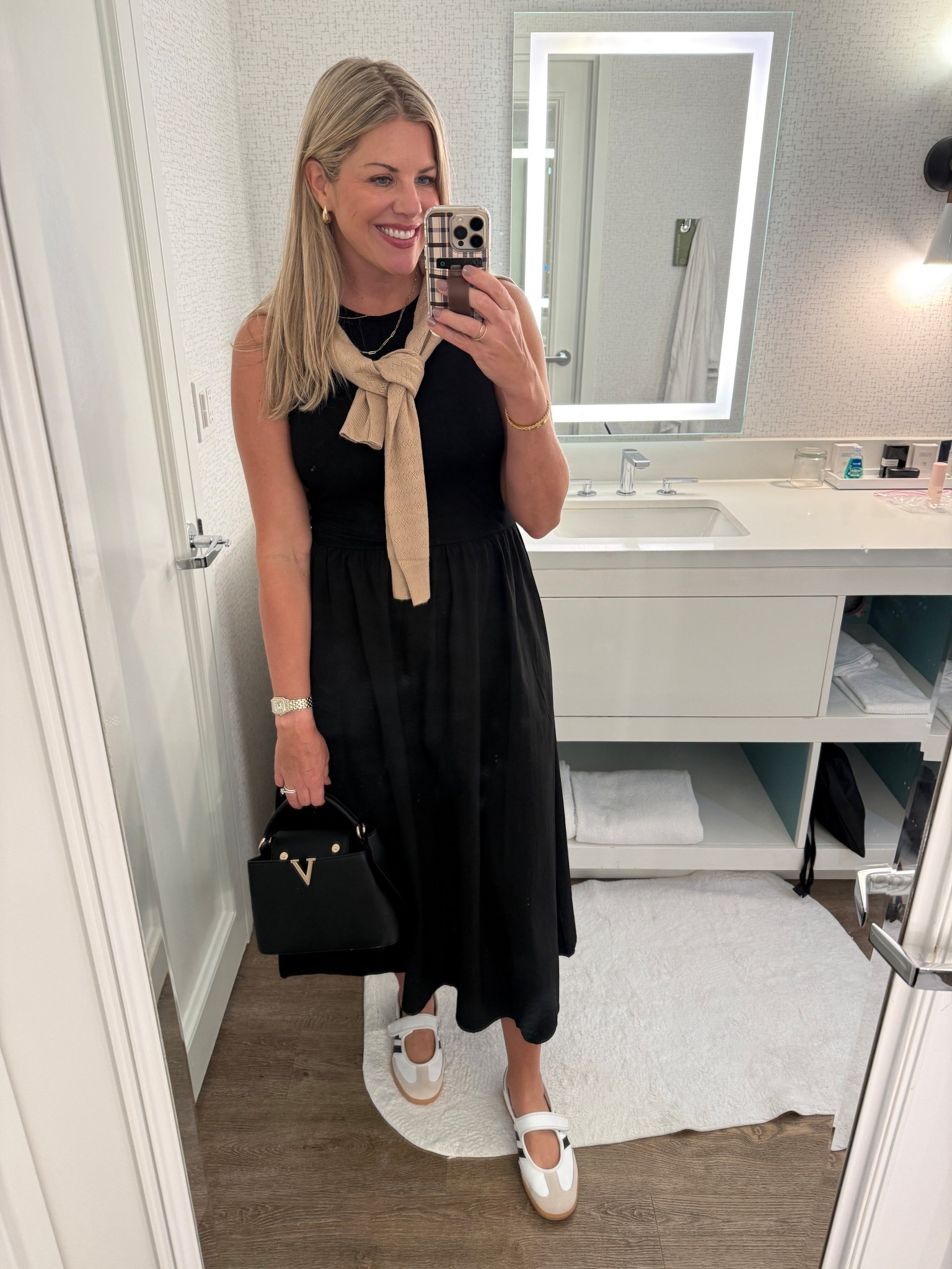 🖤🖤🖤 

 #LTKOver40 #LTKFindsUnder50 #LTKStyleTip