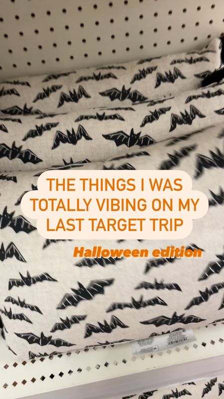 The things I was totally vibing on my last Target trip (Halloween edition)!!
-
Bat pillow $10
Skeleton platter $20
Matte black and gold glassware $6
Bird claw candle holder $10
Spider web placemat $5
Pumpkin 🎃 pillow $10

#LTKSeasonal